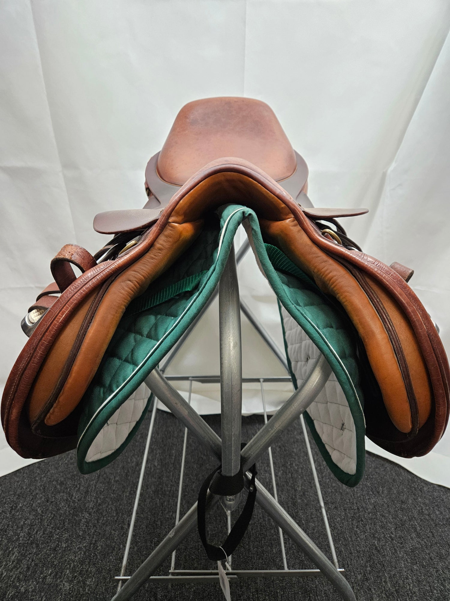 Saddle - English H/J 17" Thornhill 24k 2001