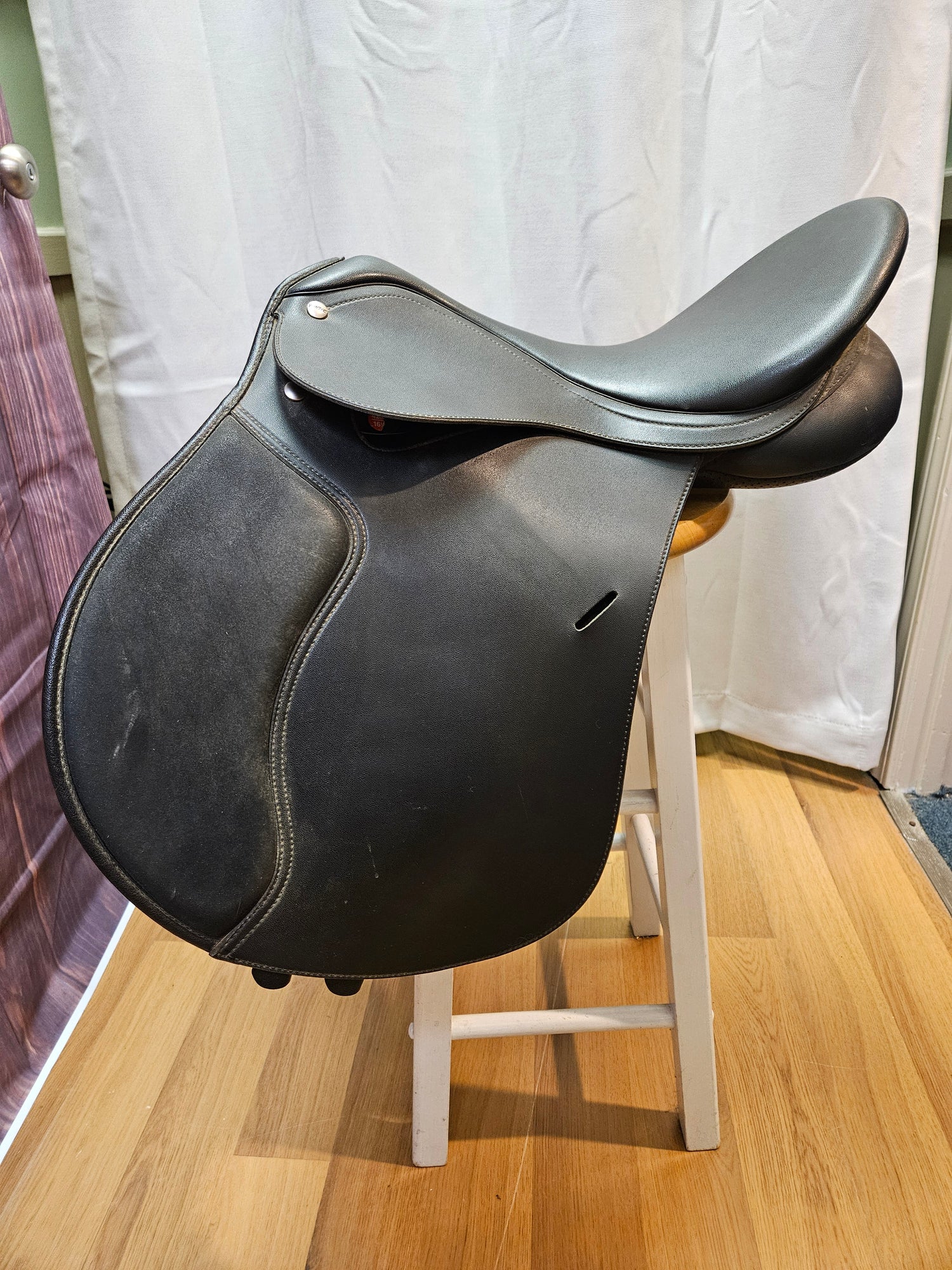 Saddle - English H/J 16.5" Wintec 250