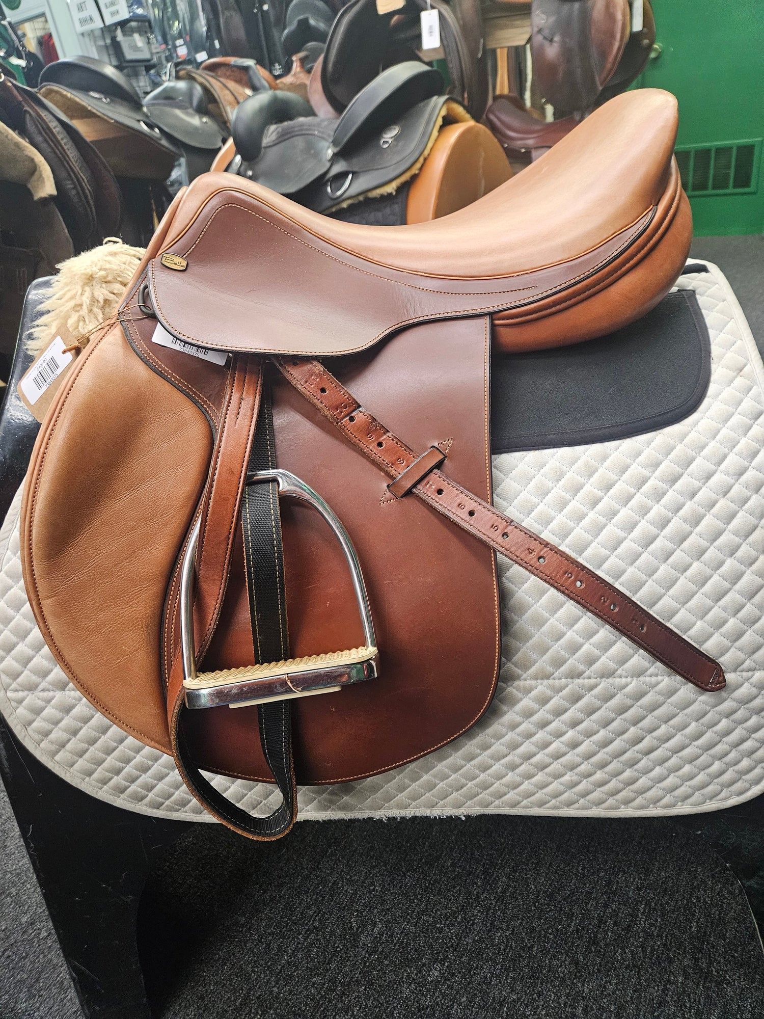 Saddle - English AP 17.5" Bella with stirrups