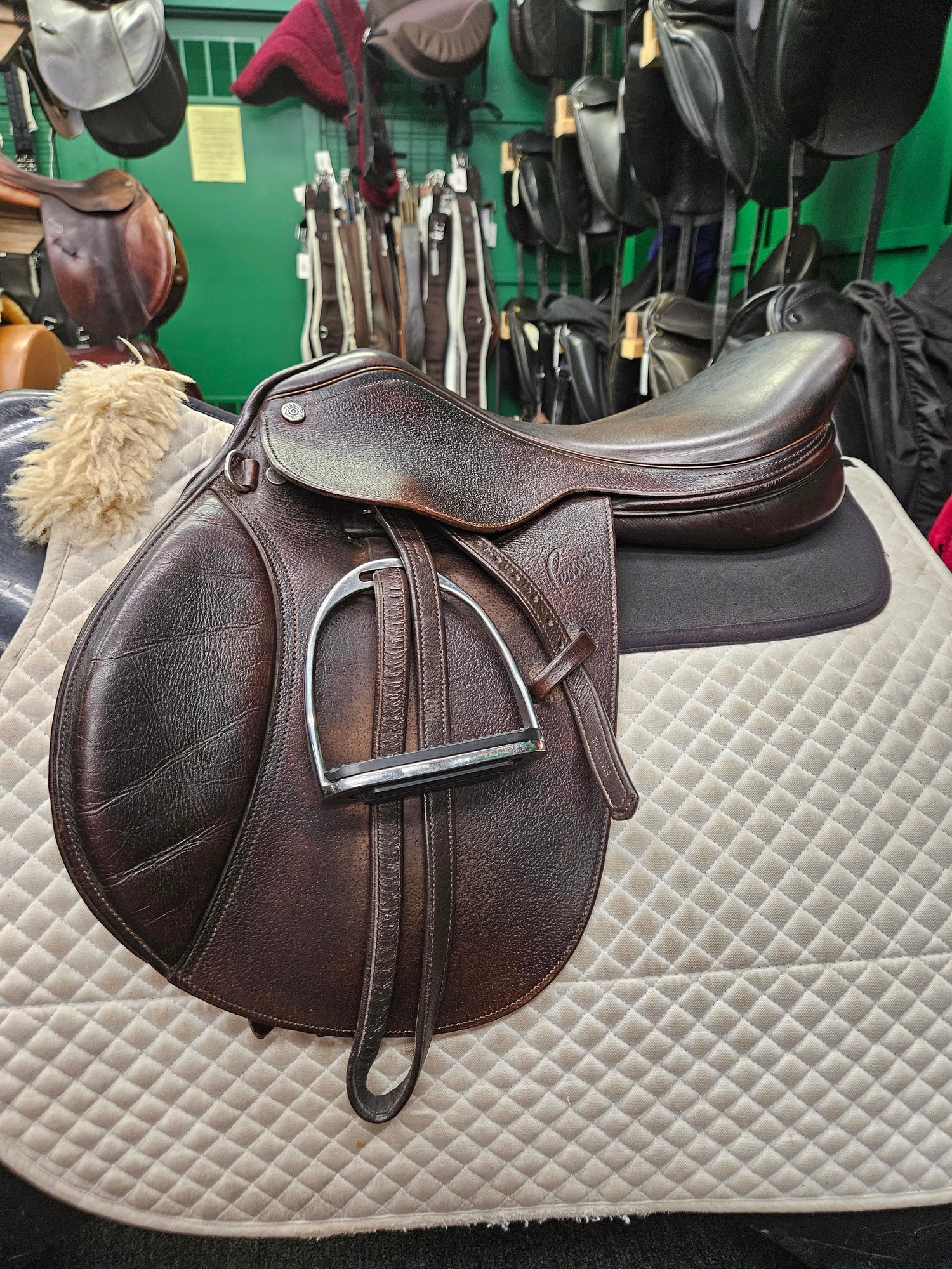 Saddle - English H/J 15.75" Pessoa pony saddle