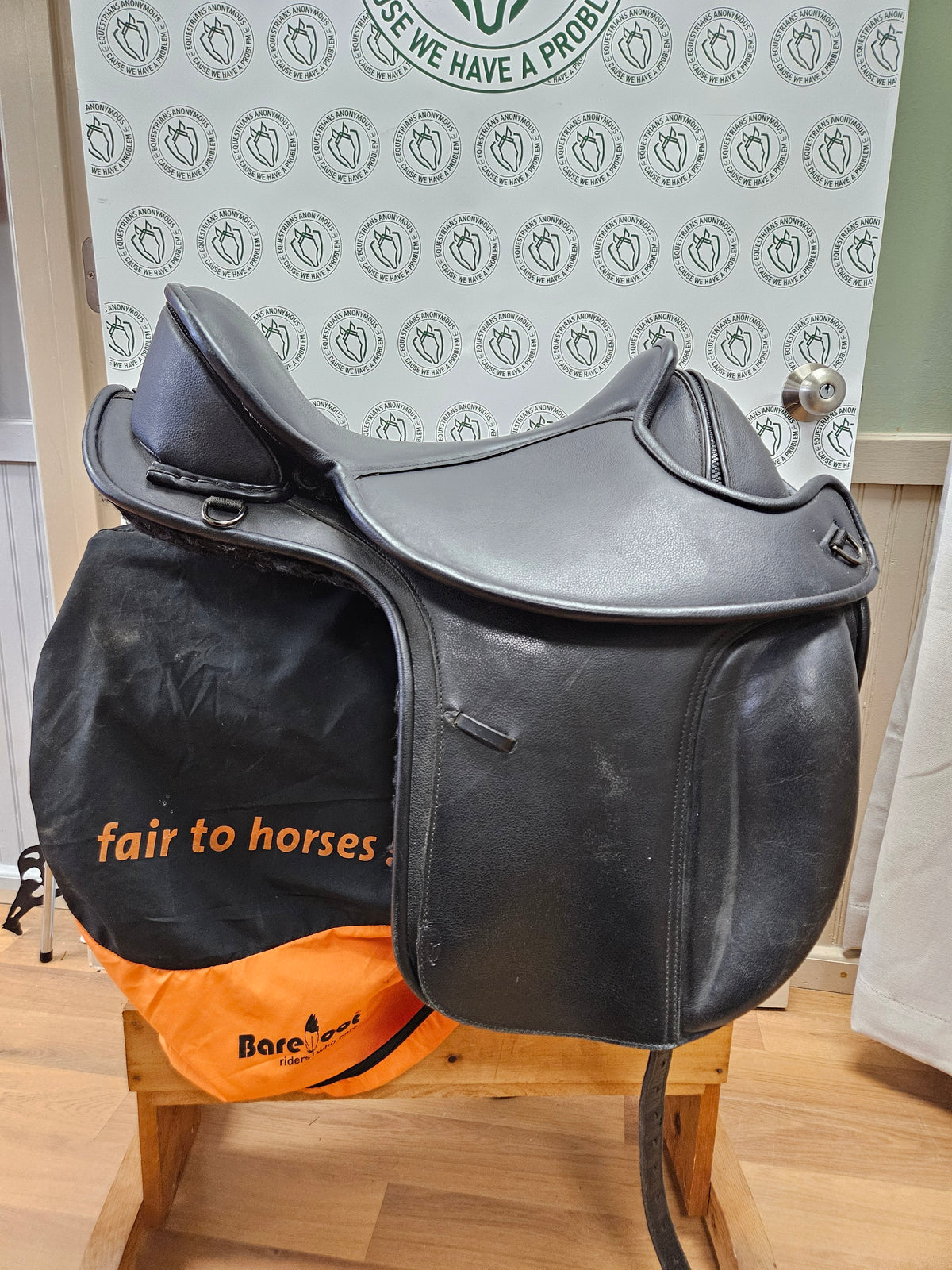 Saddle - Dressage 16" Barefoot Lexington Treeless
