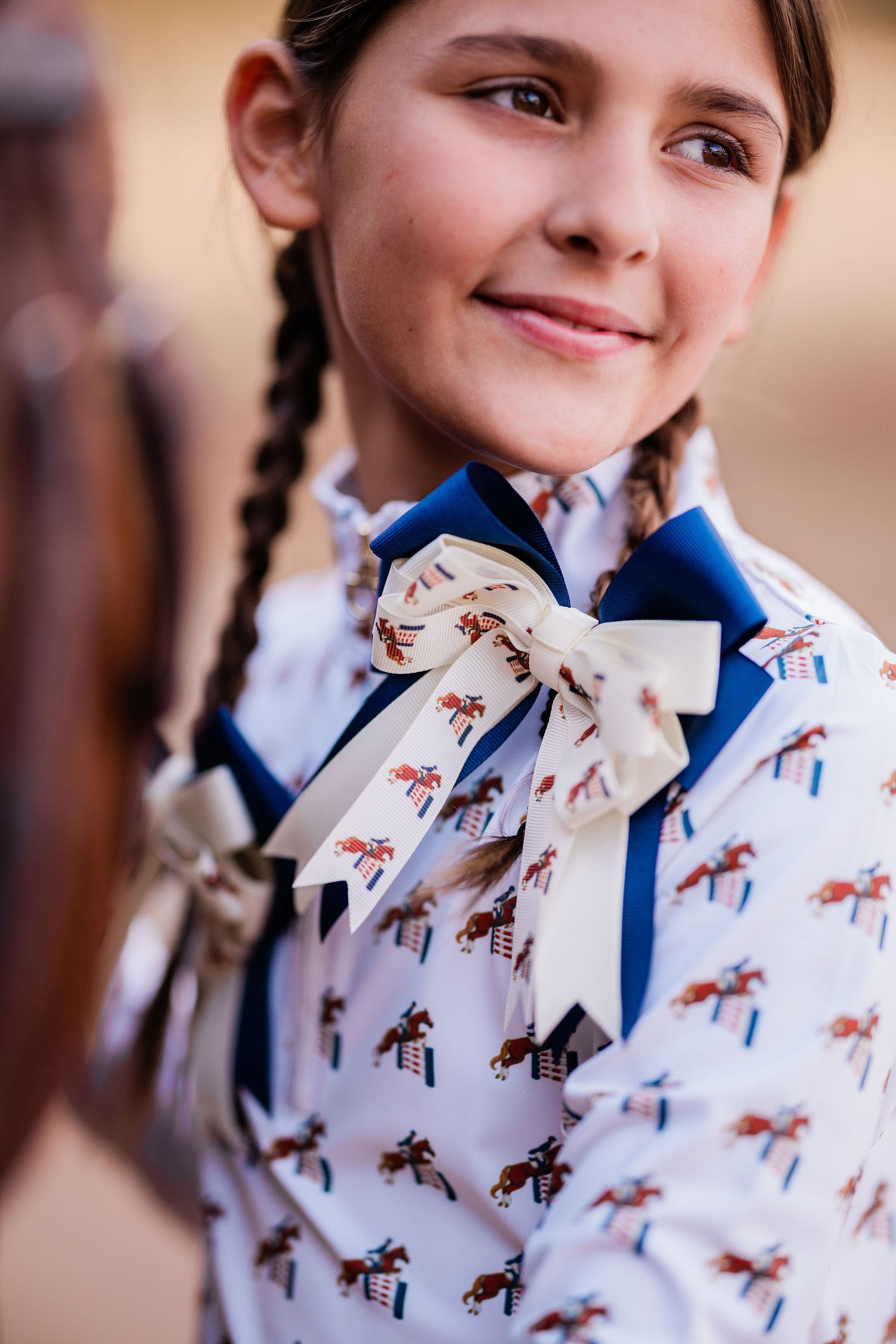 Equestrian Horse Show Bow, Jumping Horse Pattern