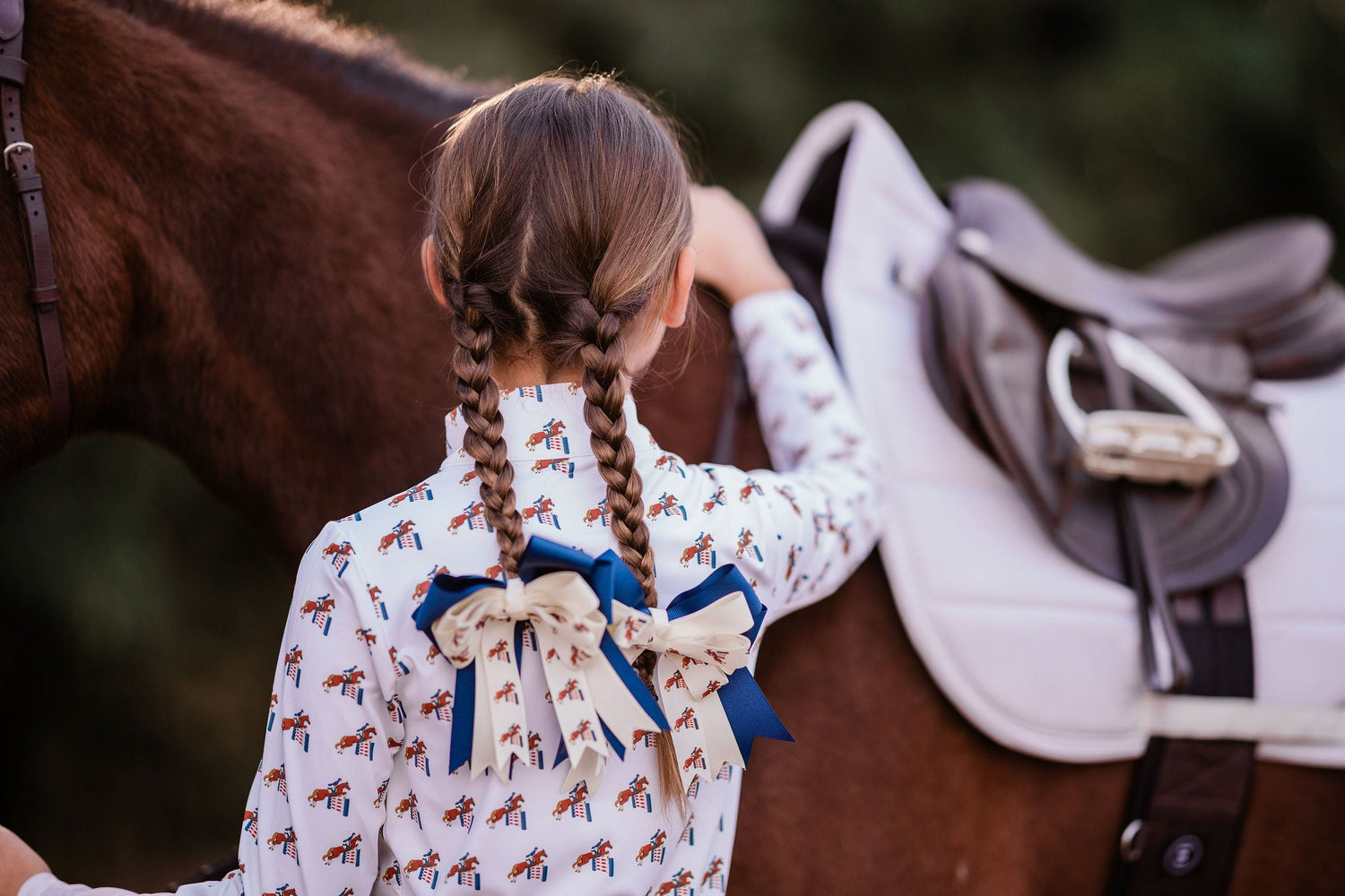 Equestrian Horse Show Bow, Jumping Horse Pattern