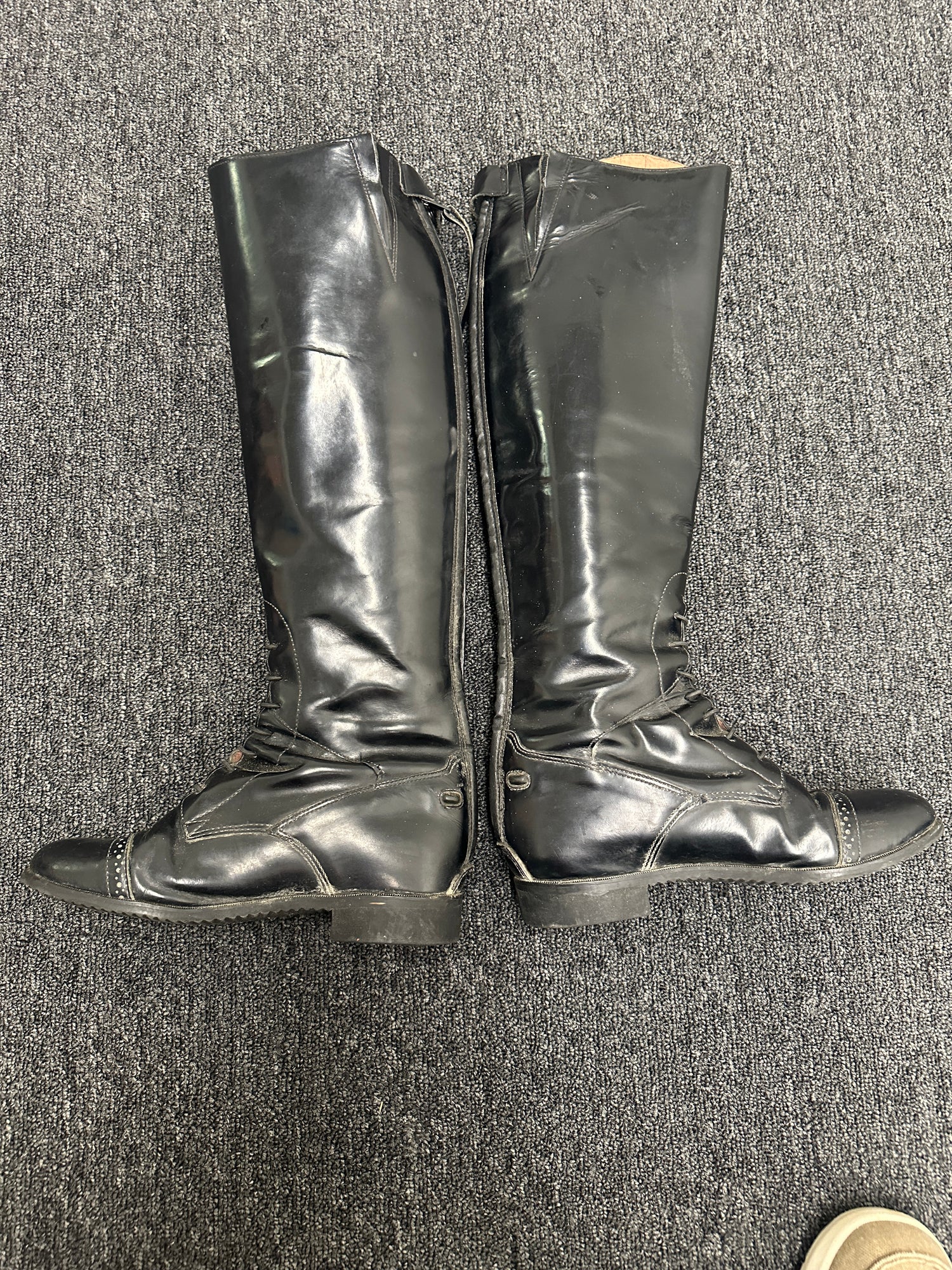 Women's Black Tall Boots Size 6R