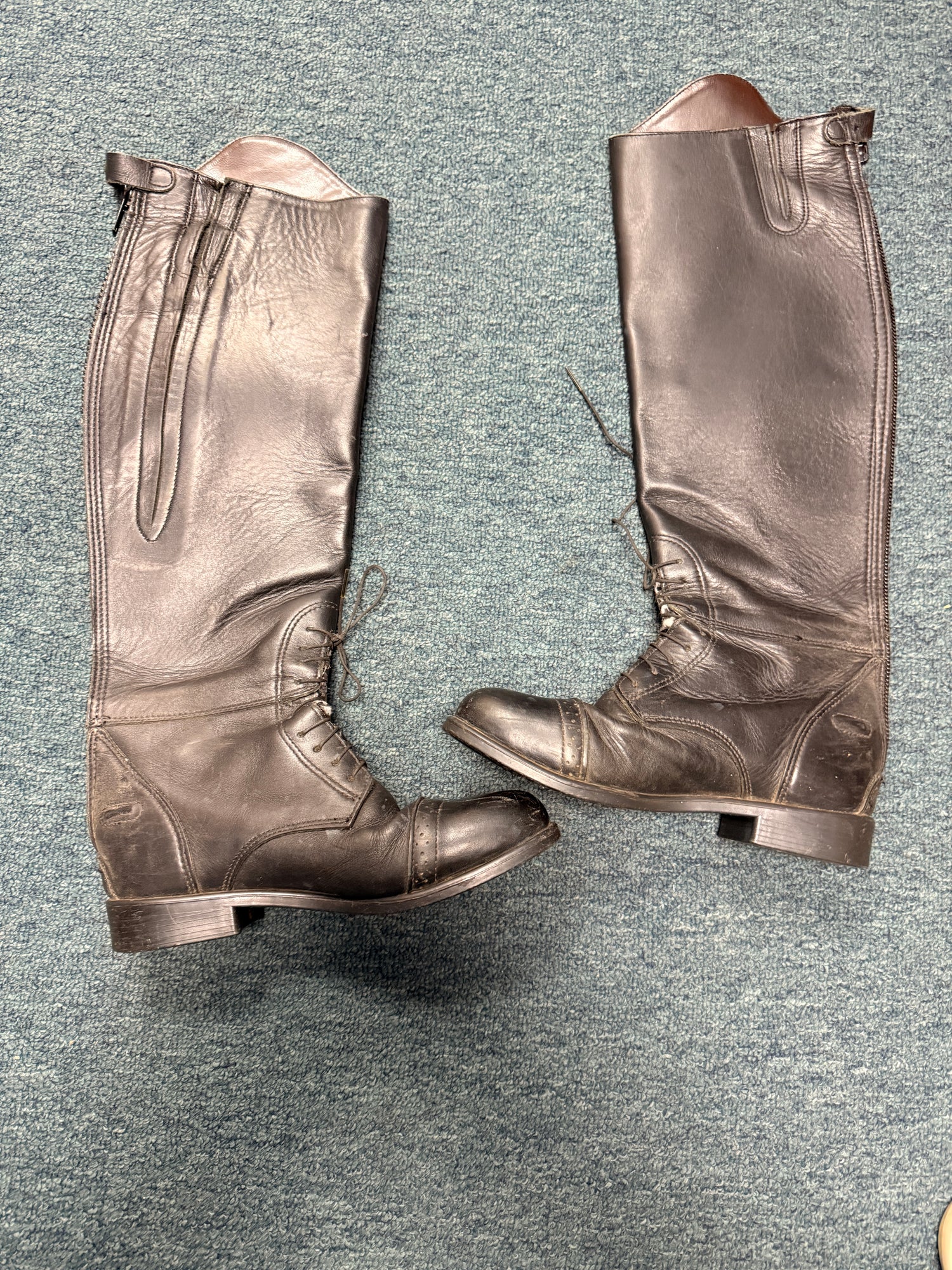 8 Women's black leather field boot