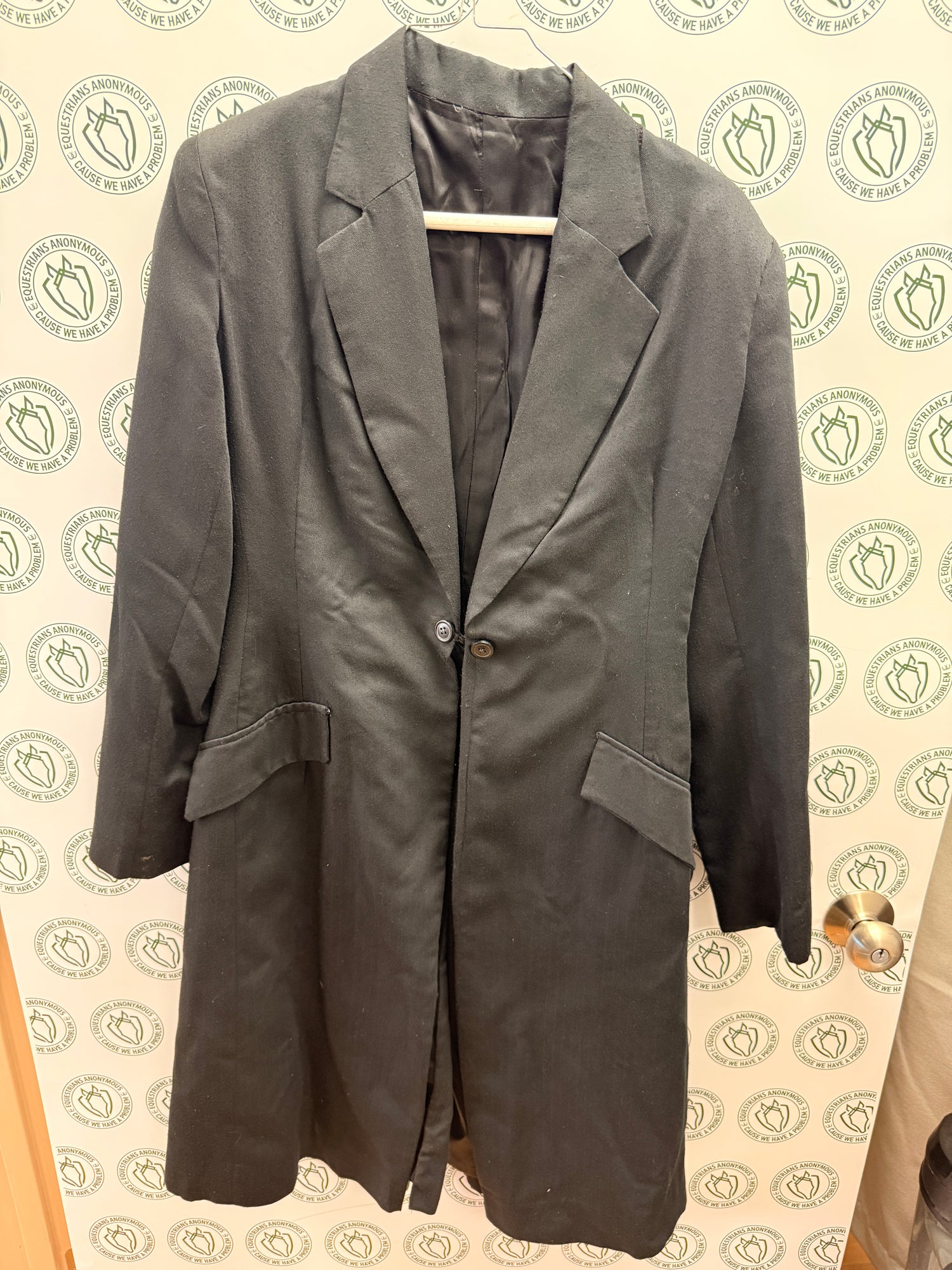6 Women's (Med) Black Saddle Seat day Coat