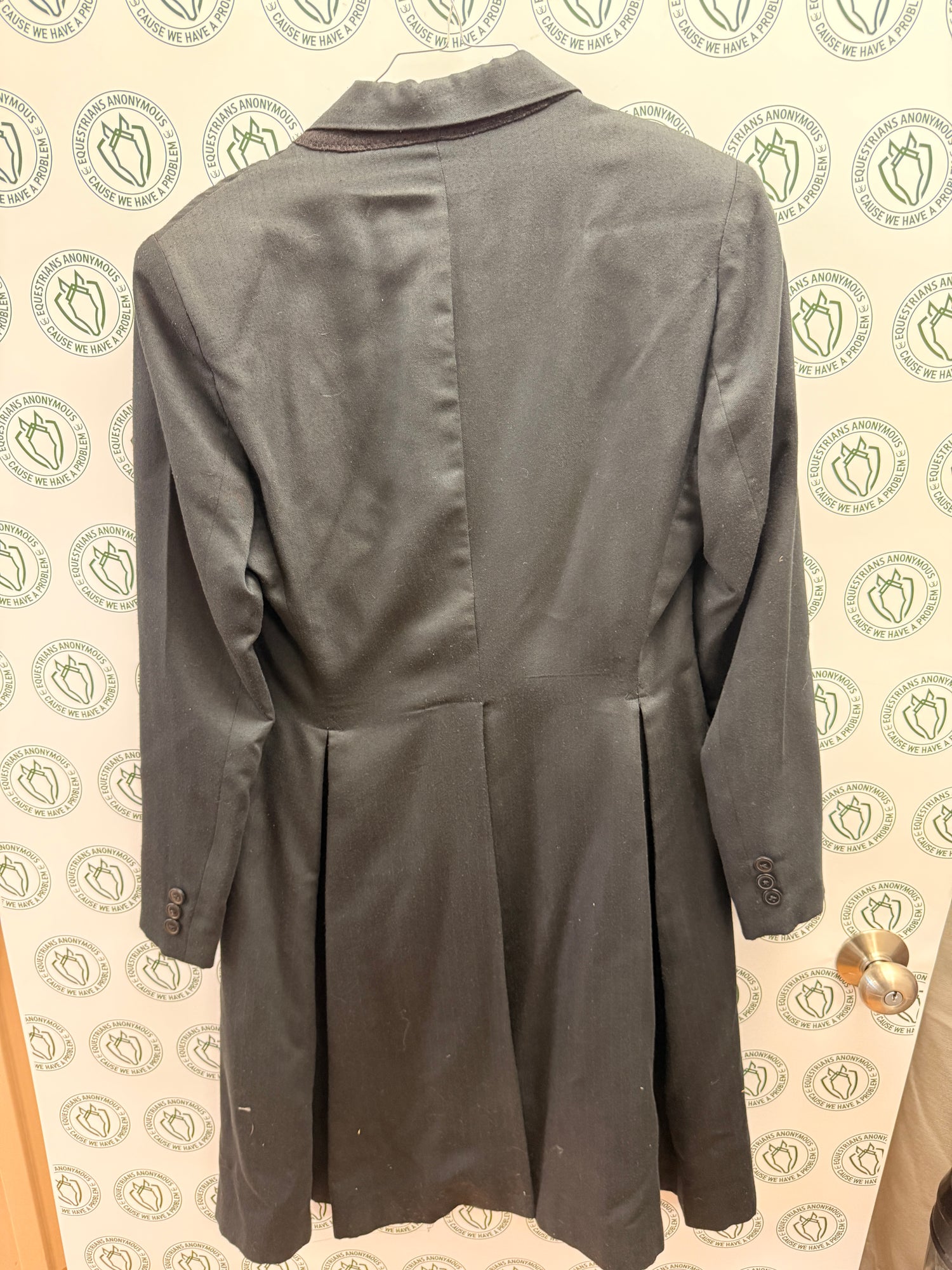 6 Women's (Med) Black Saddle Seat day Coat