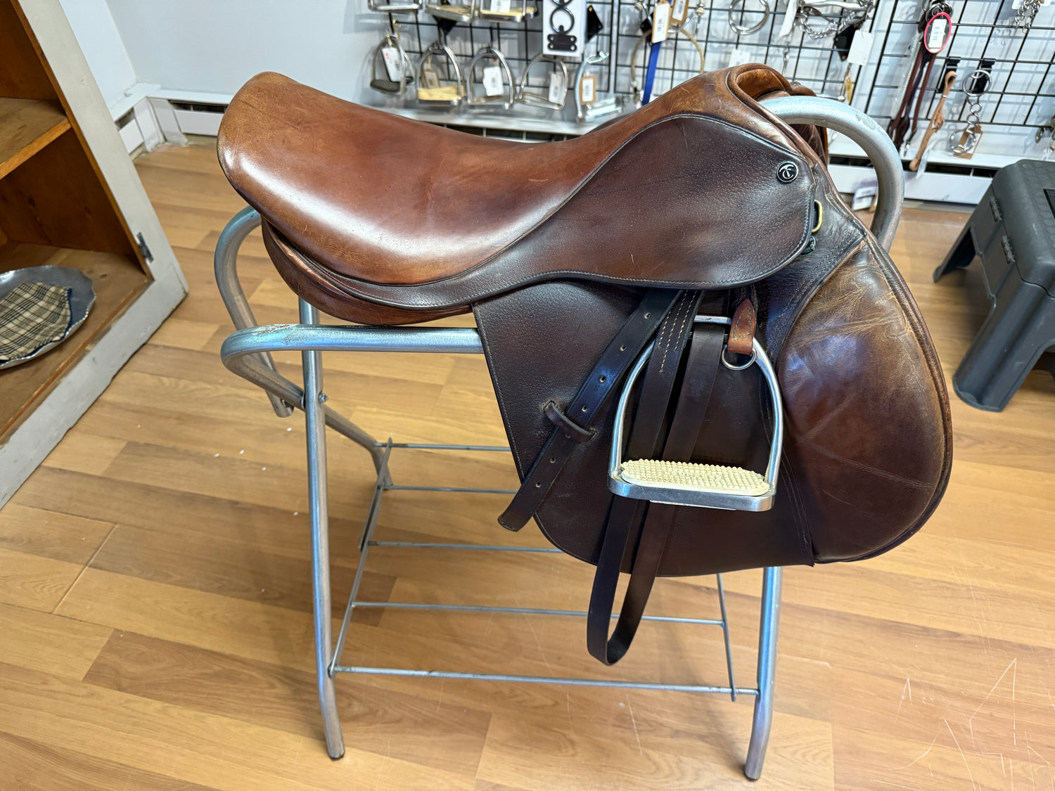 Saddle - English H/J 18.5" Tad Coffin 1990 A5
