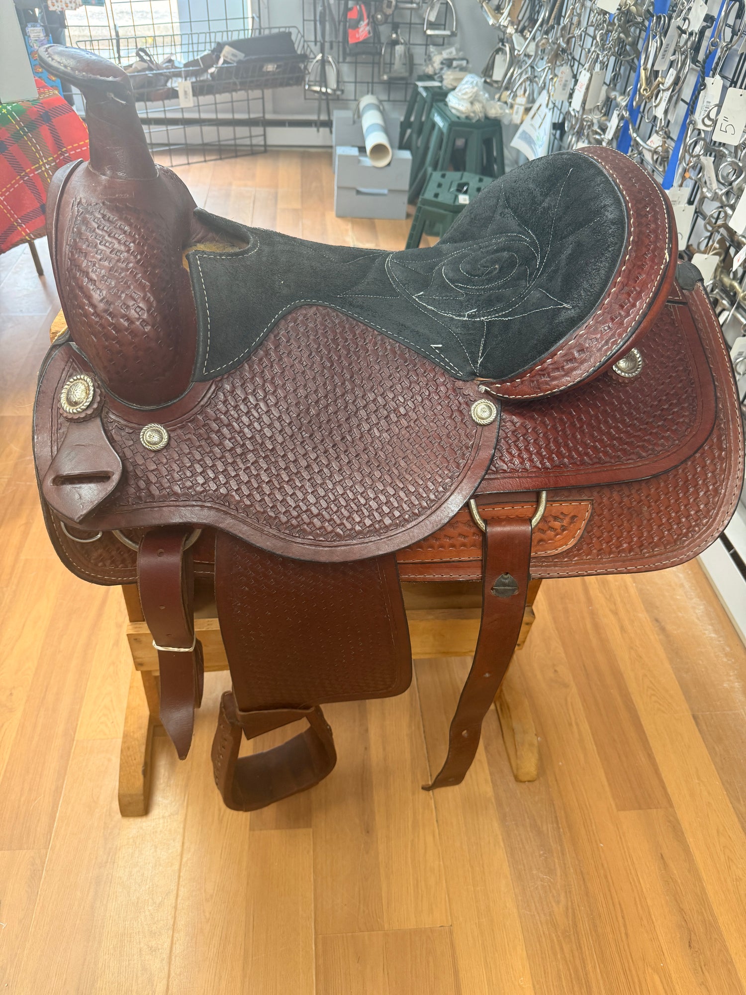 Saddle - Western 16" Seat beautiful