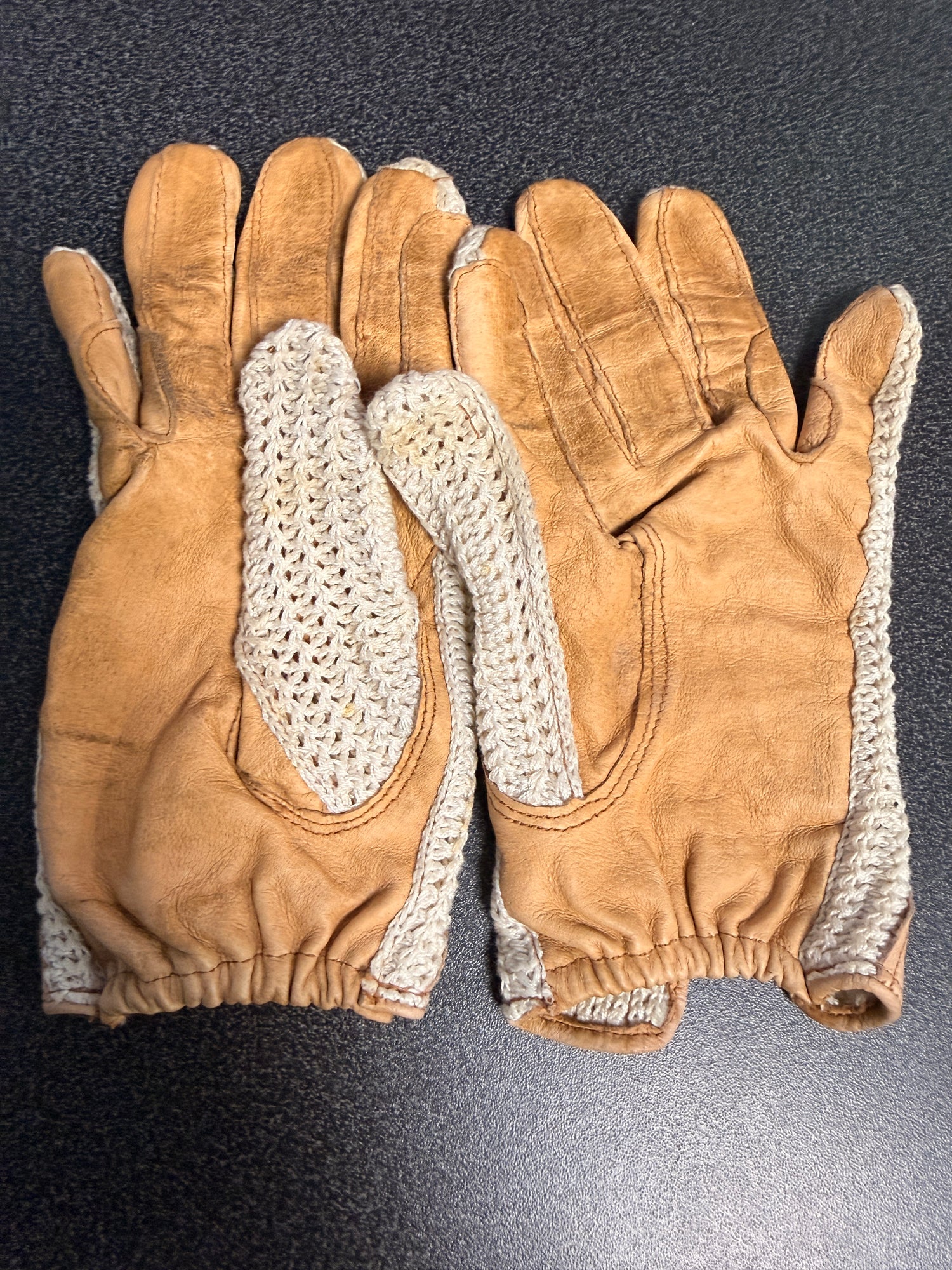size 7 women's brown knit hunt gloves
