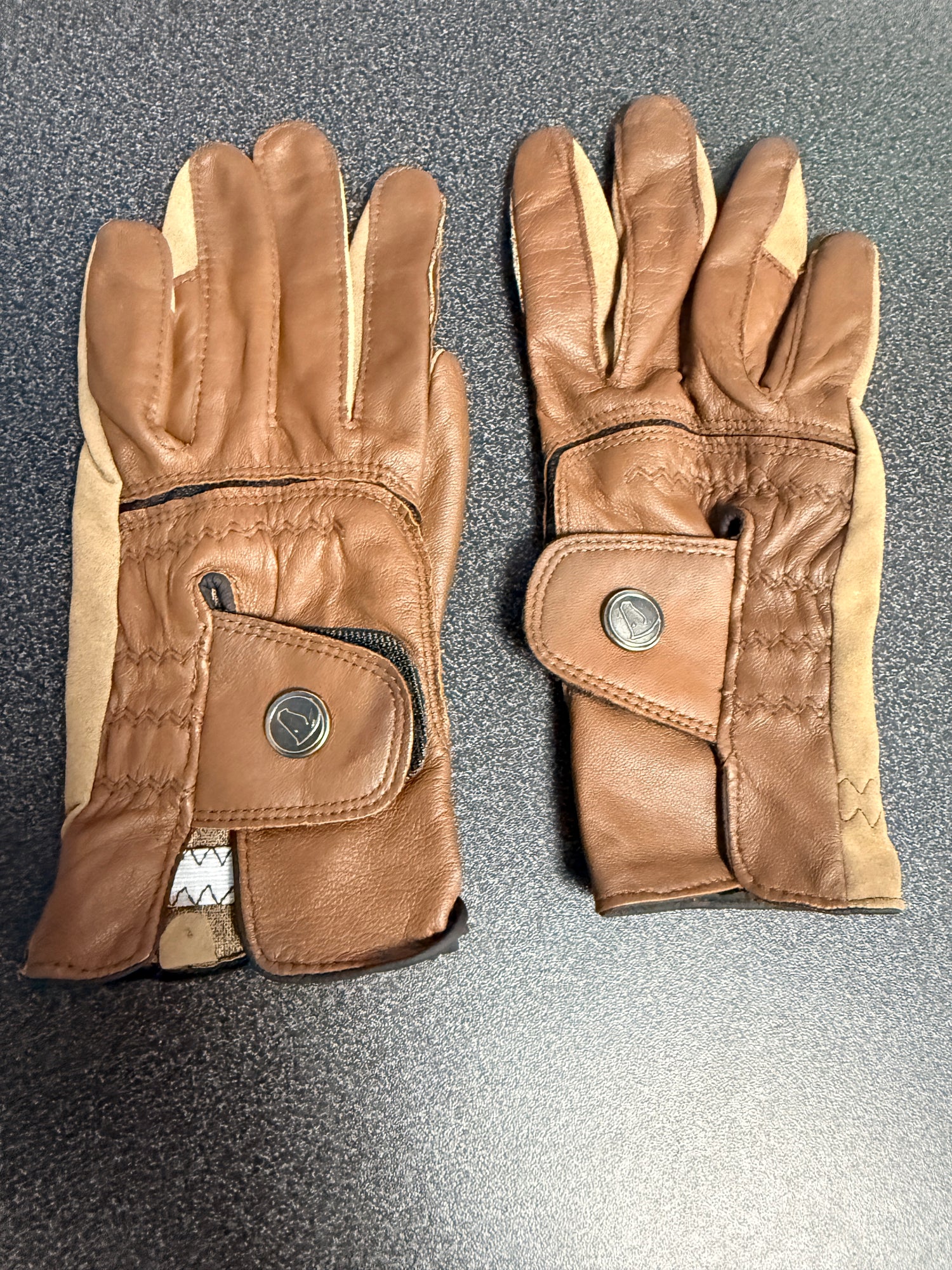 size 7 women's brown riding gloves