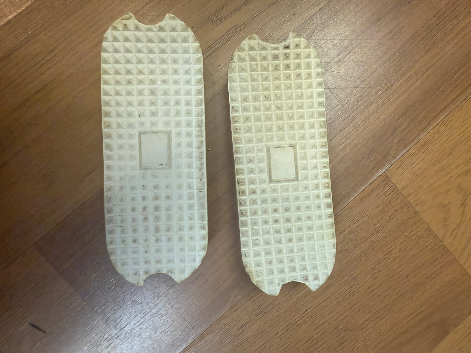 4.75 / 5 inch Rubber Stirrup Iron Pads
