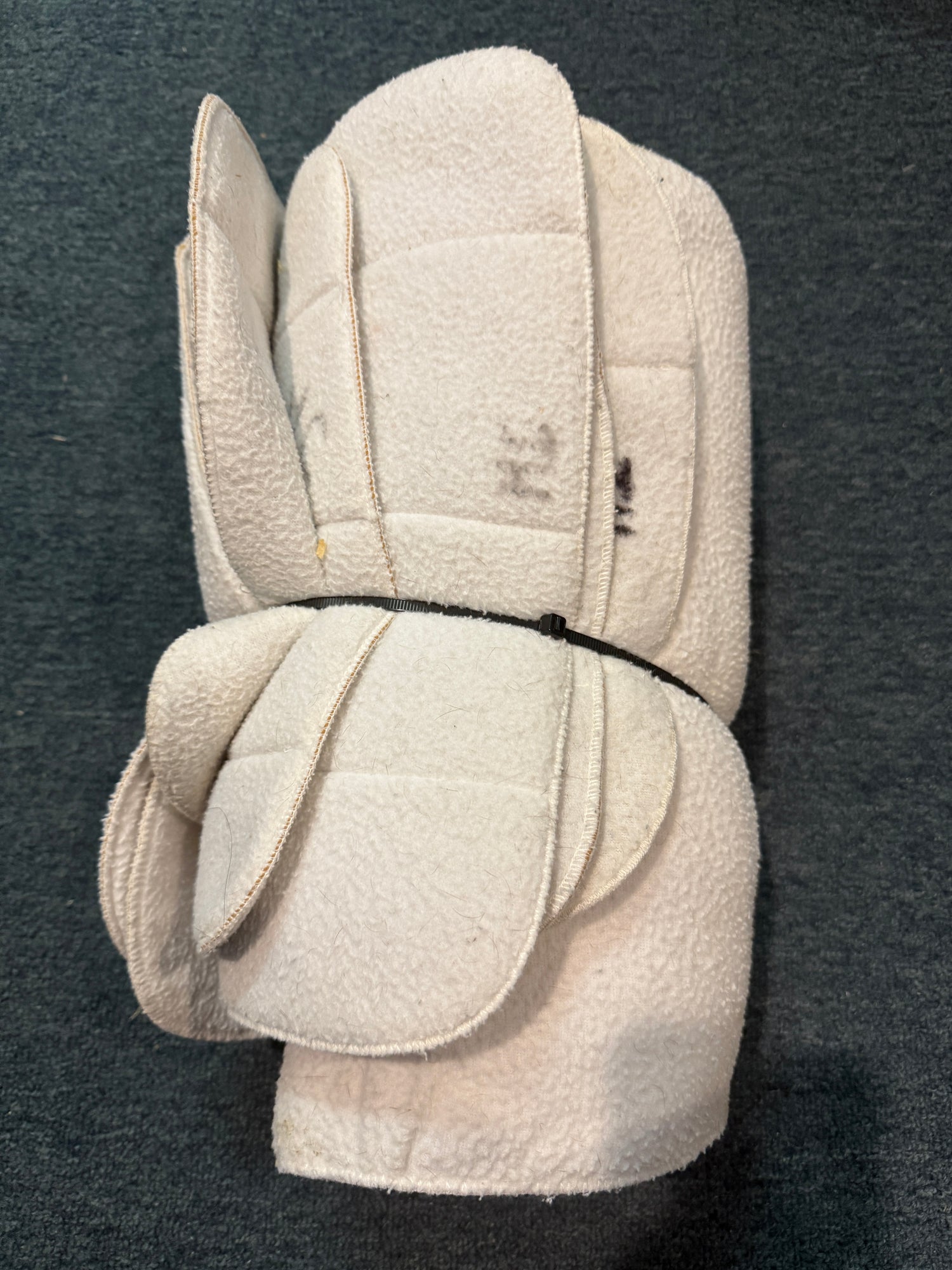 Assorted 8 Wraps white in used condition