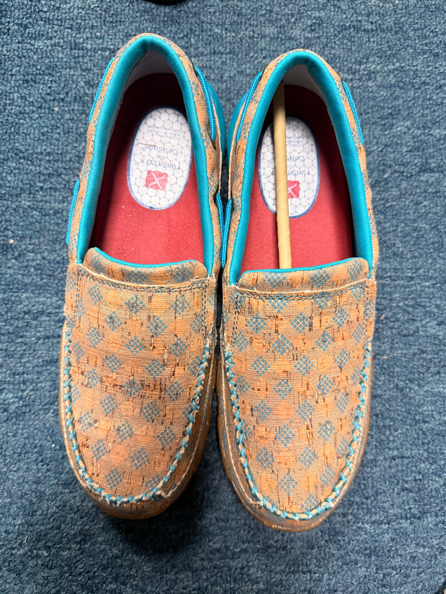 8.5 Women's Twisted X Tan / Turquoise slip on shoe