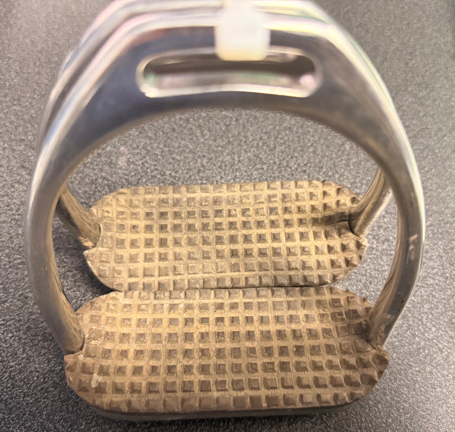4.25 English stirrup
