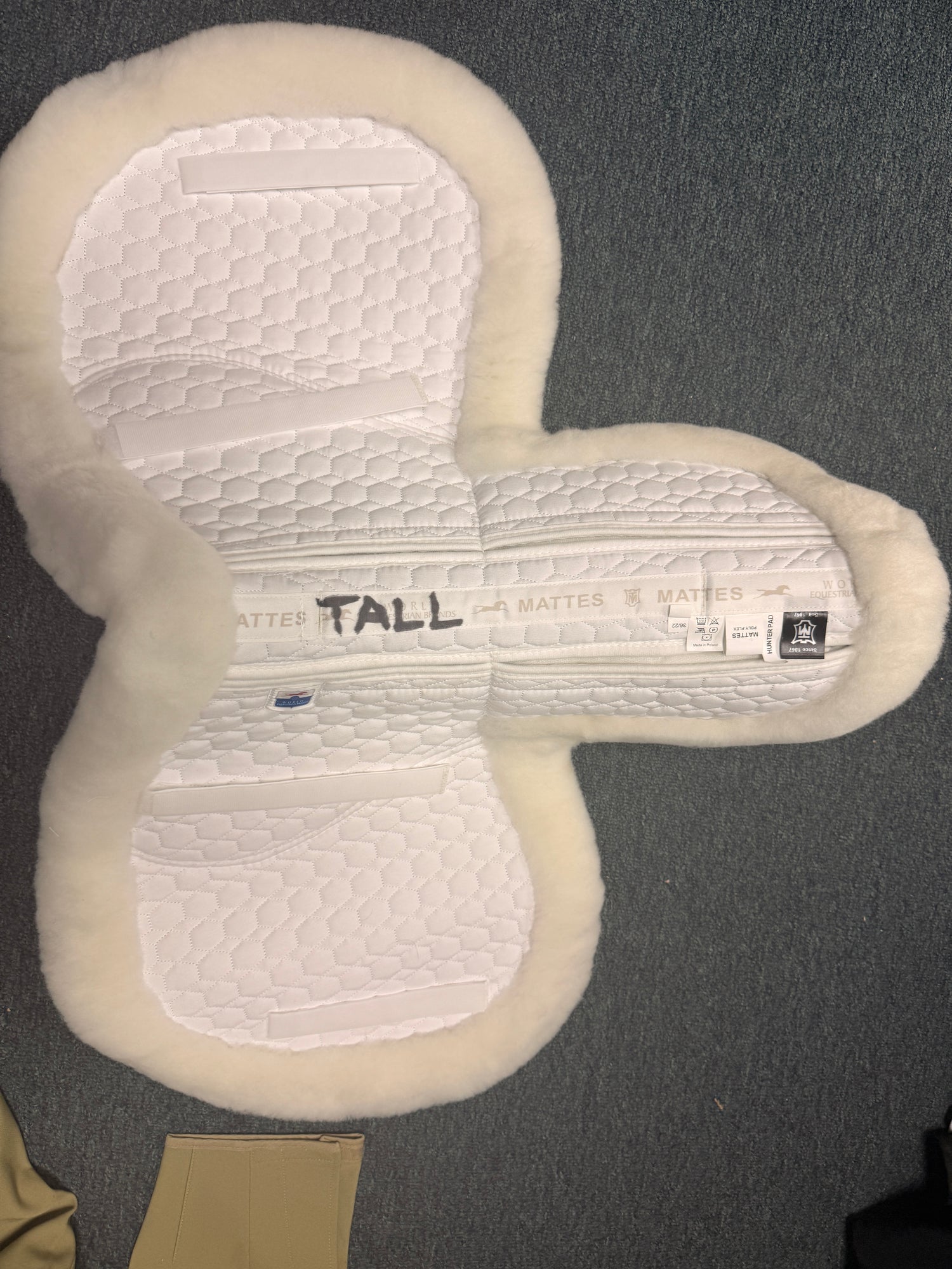 18" Mattes White shaped Hunter pad Shimable