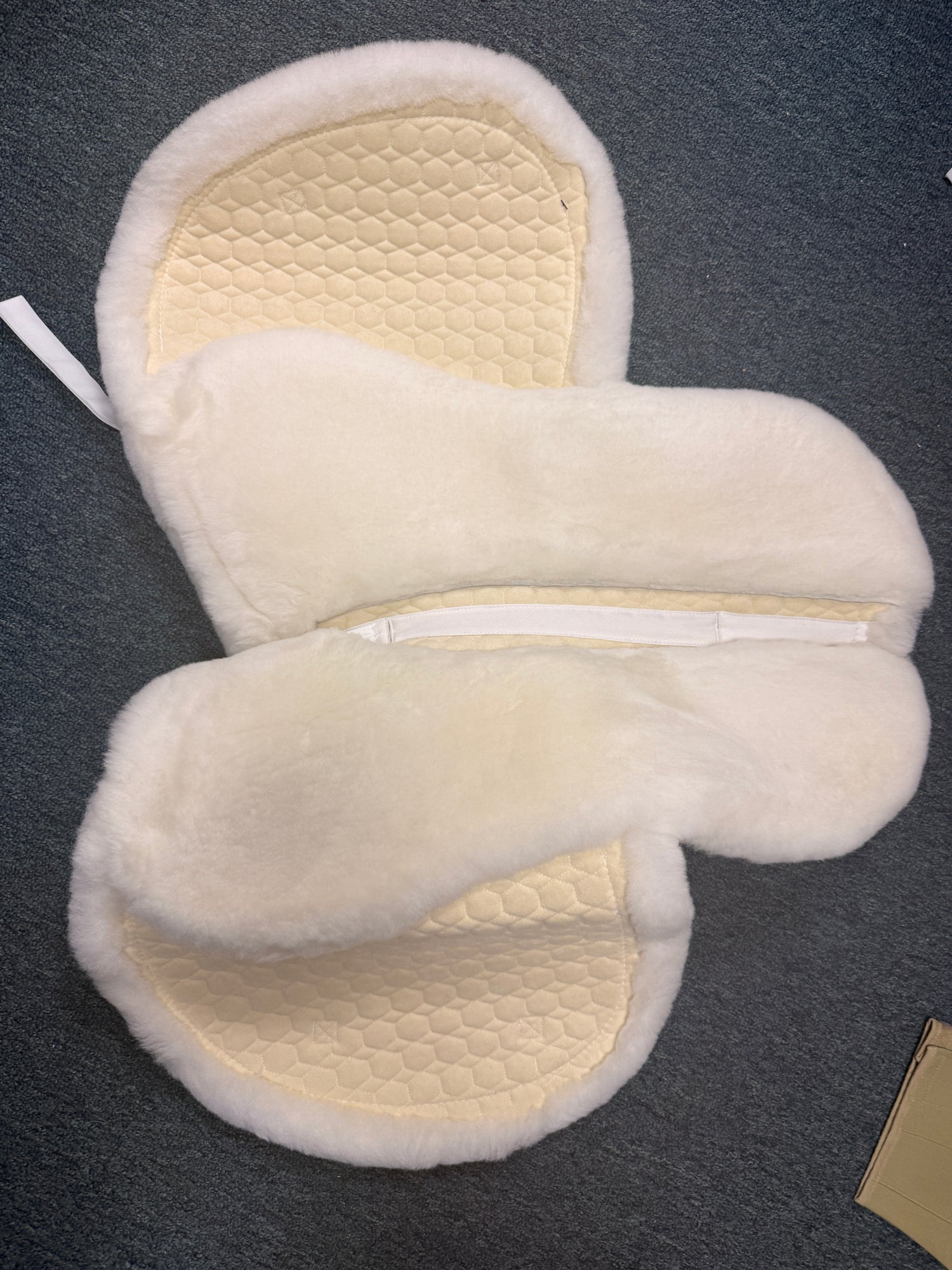 18" Mattes White shaped Hunter pad Shimable