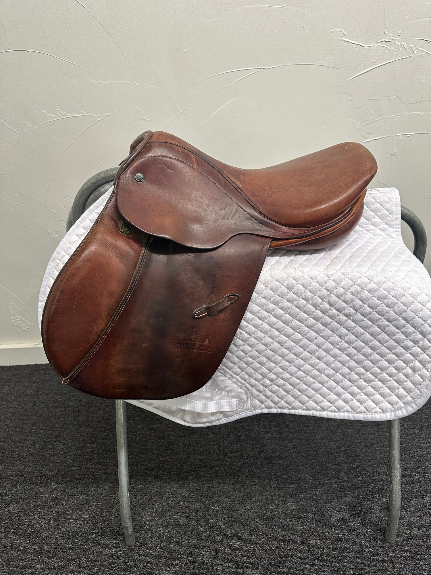 Saddle - English Stubben 16 inch seat