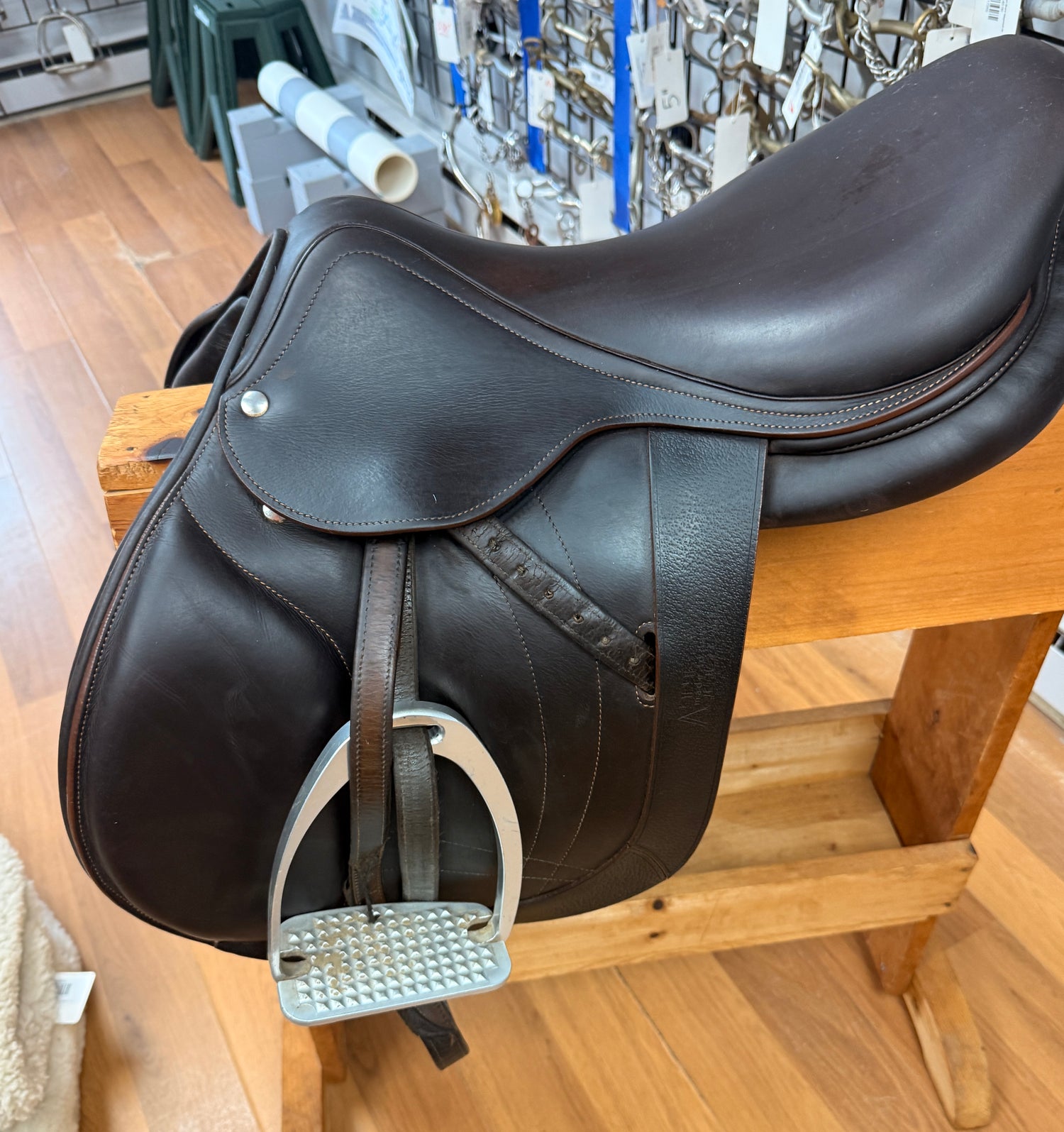 Saddle - English H/J 17" Atlas by Arion 2022