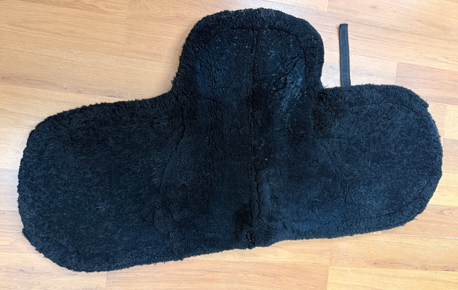 19" Shaped Black Dressage thick Fleeceworks Saddle Pad