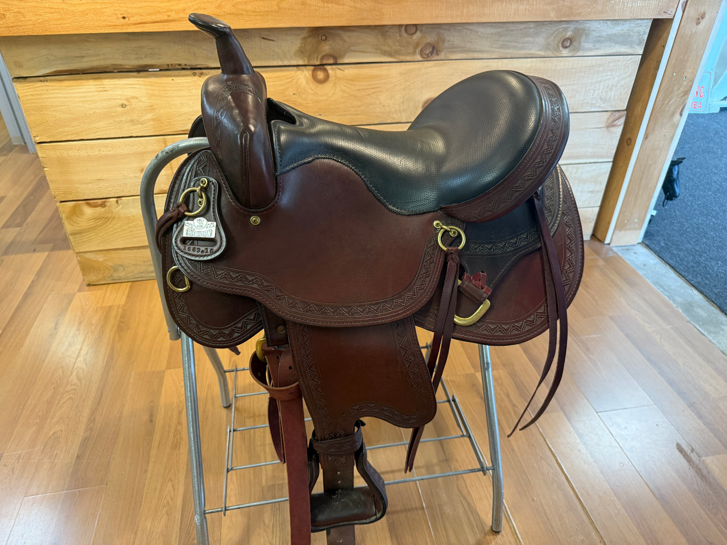 Saddle - Western 16" Big Horn w Butterfly Skirts