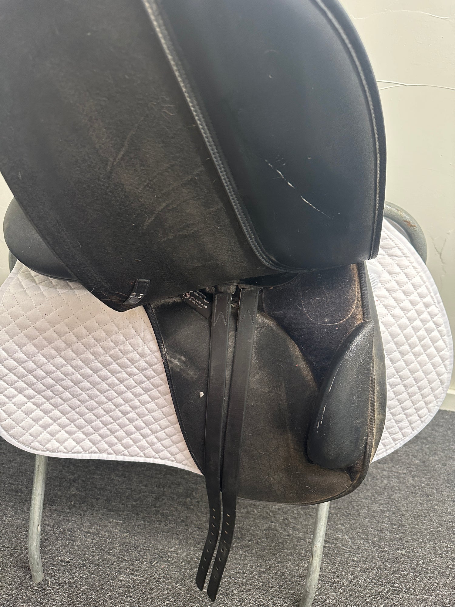 Saddle - Dressage Wintec Synthetic Seat 16.5