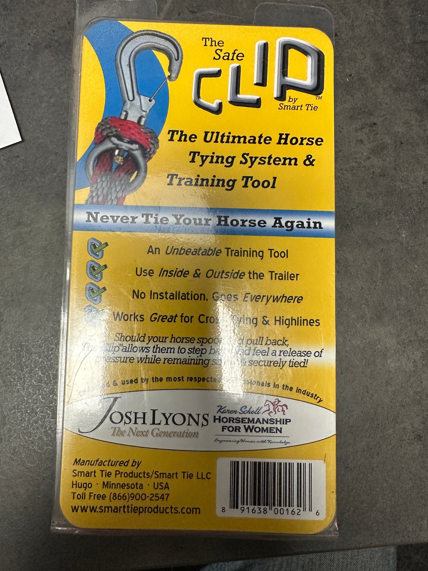 Clip Horse tying system