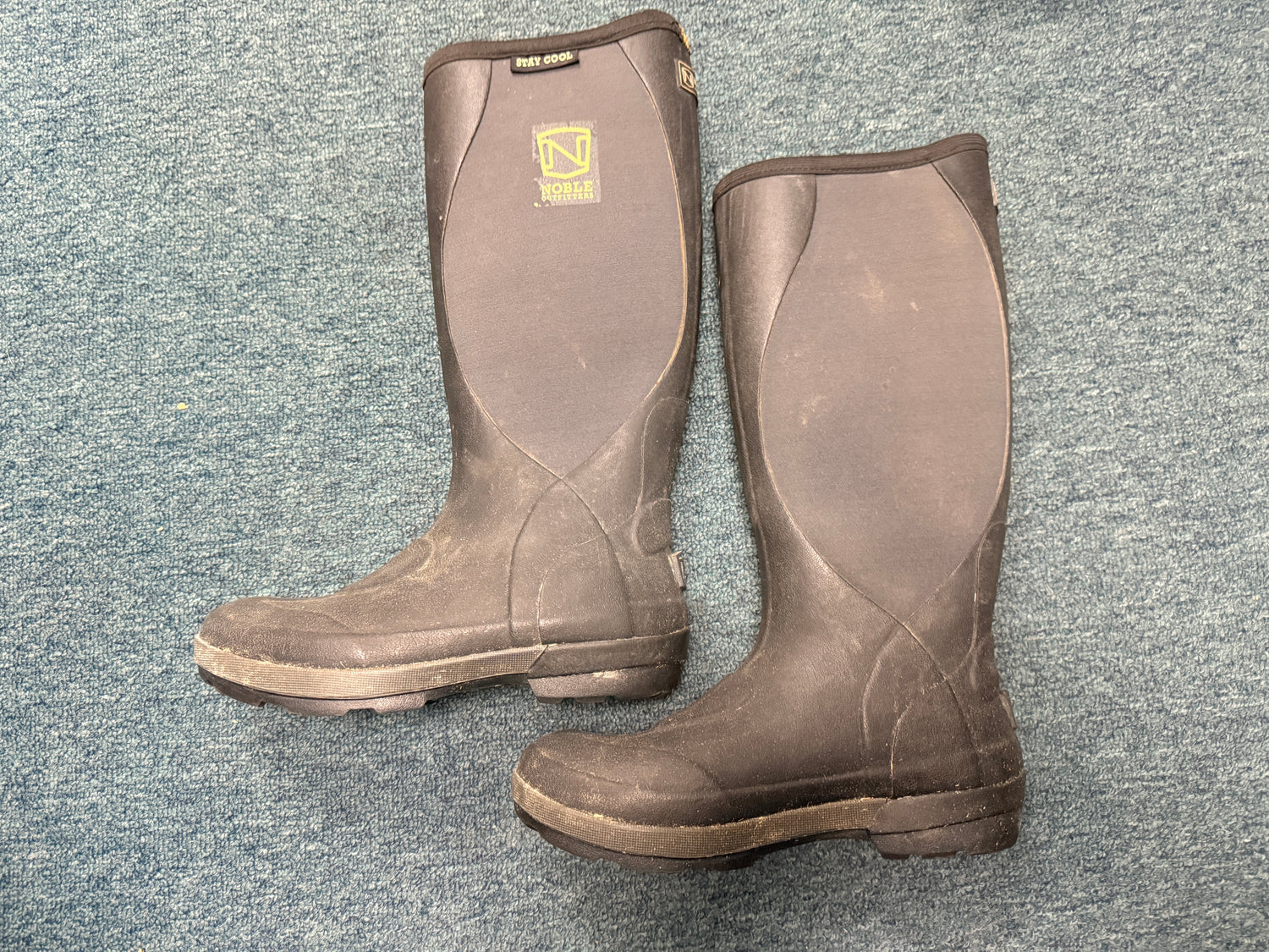 9.5 Noble Outfitters Muck Boot
