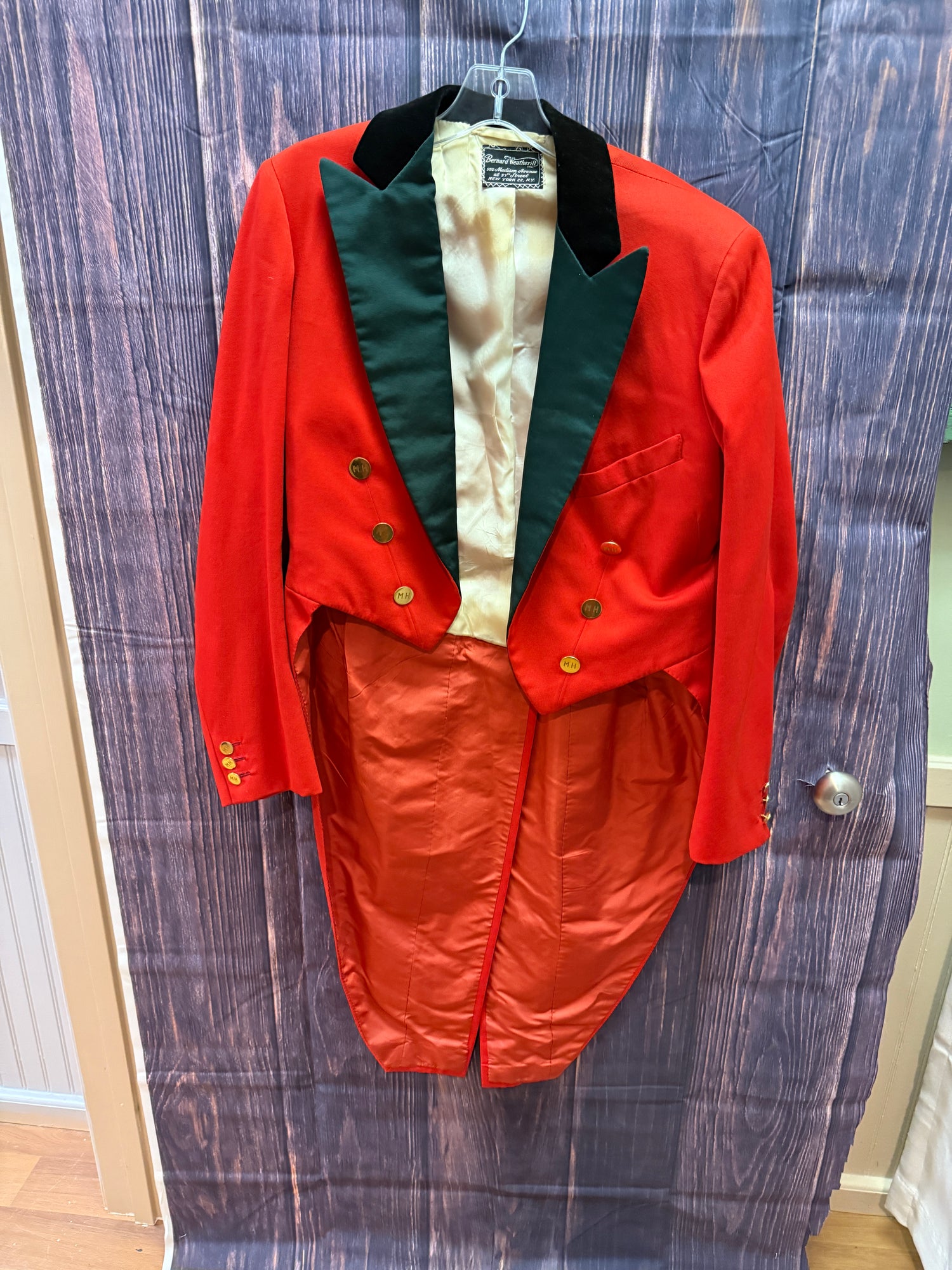 Scarlett Evening Tails - Millbrook Hunt Club setup