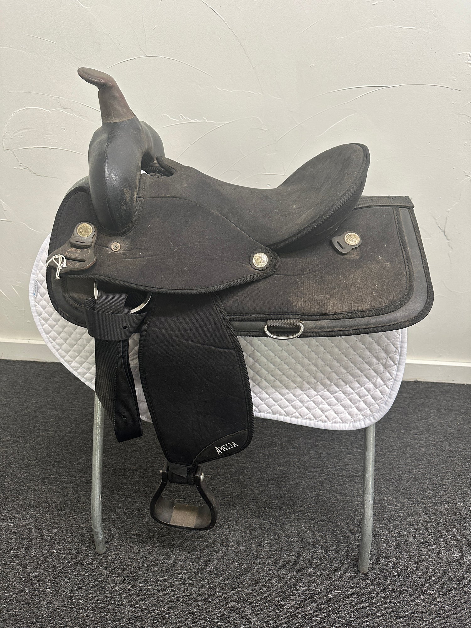 Saddle - Western Abetta Full QH Bar 16inch Seat