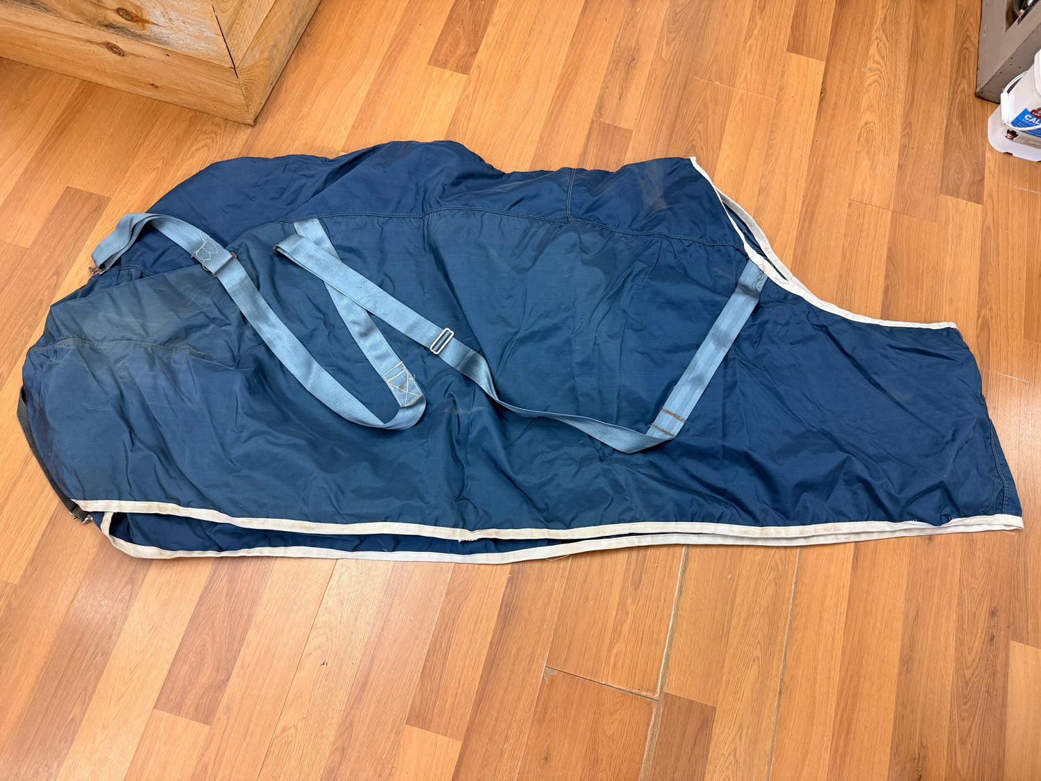 70" Nylon Stable Sheet Closed Front