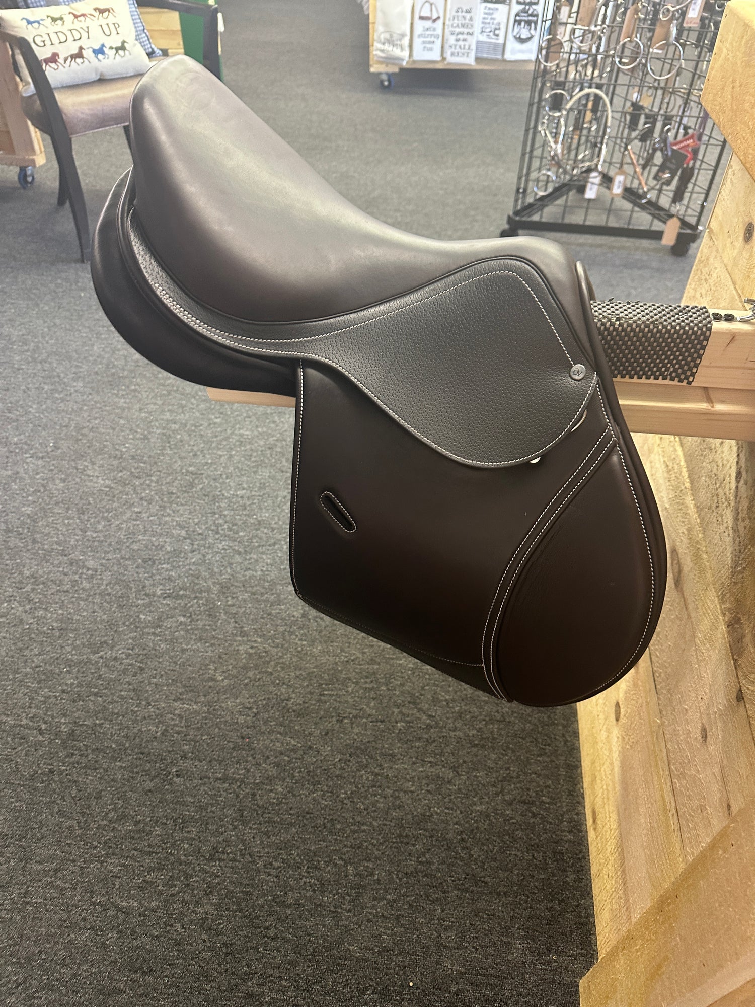 Saddle - Ovation Explorer 16.5 seat