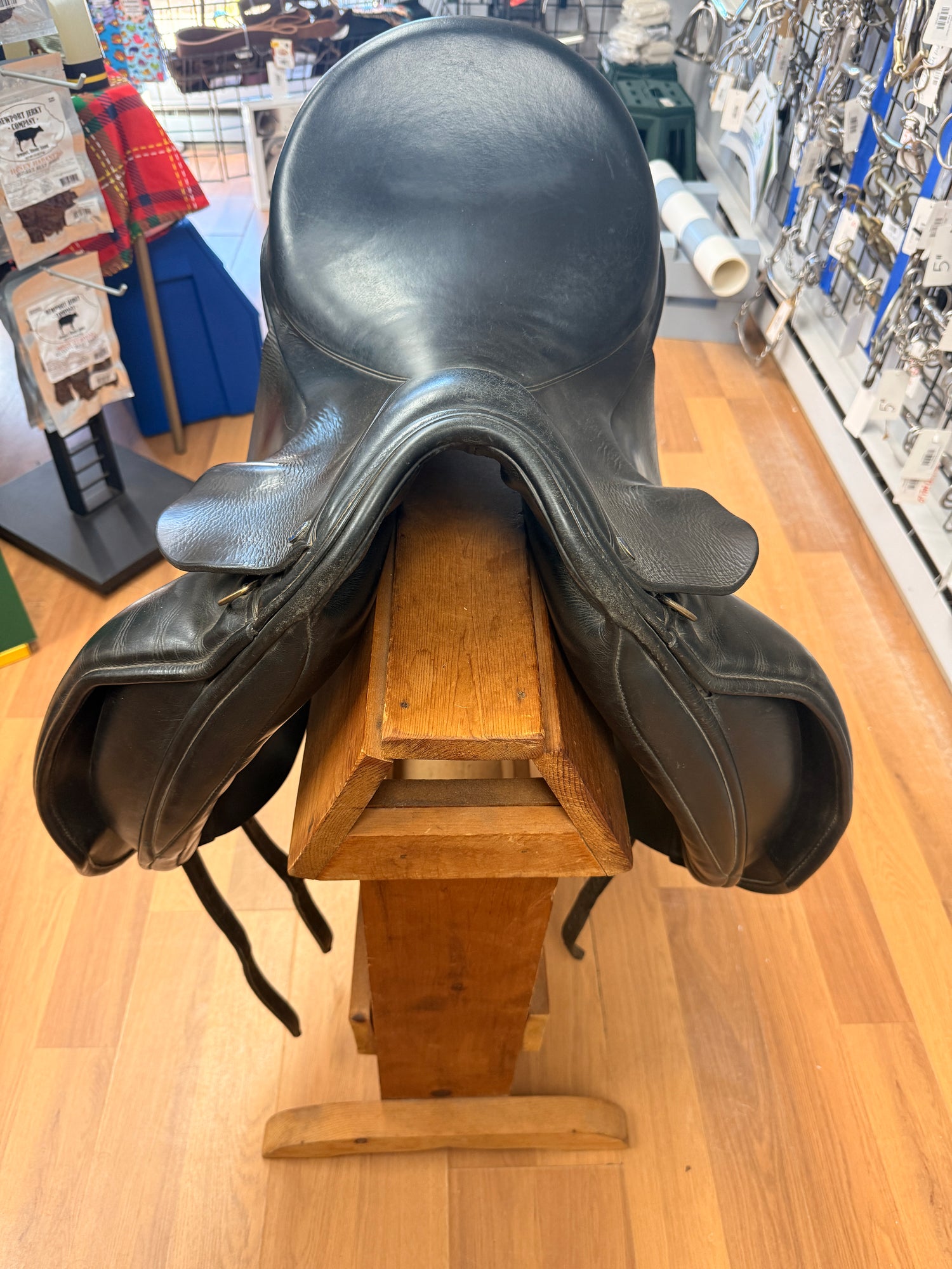 Saddle - Dressage 18.5" Detente'