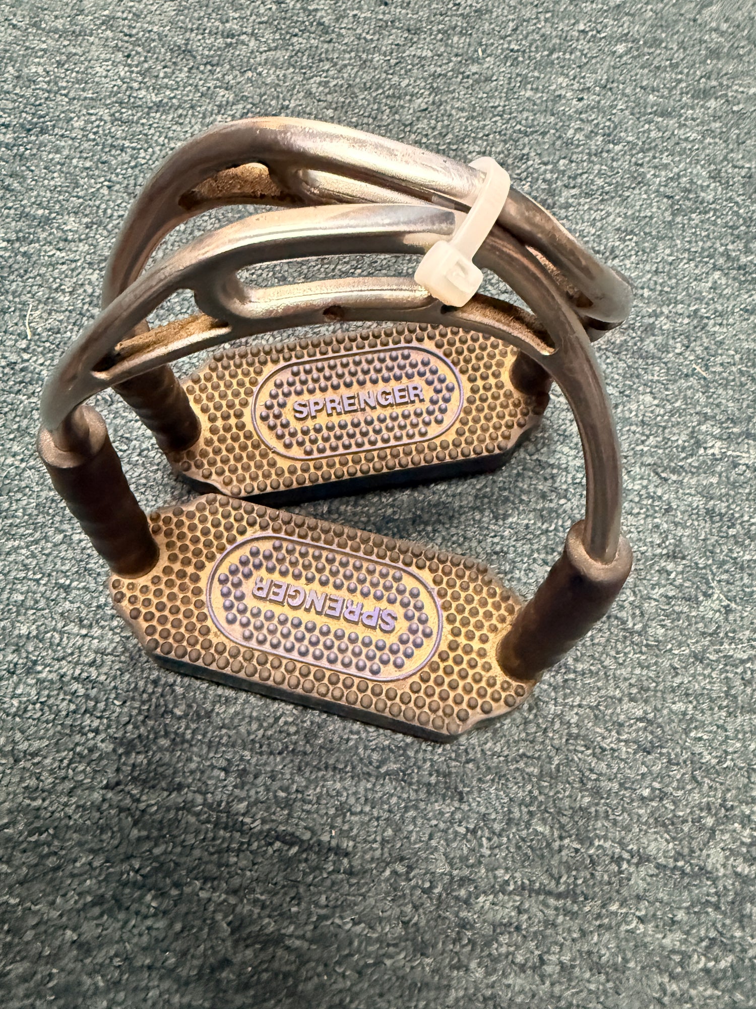 4.75 Herm Sprenger Flexclite stirrups