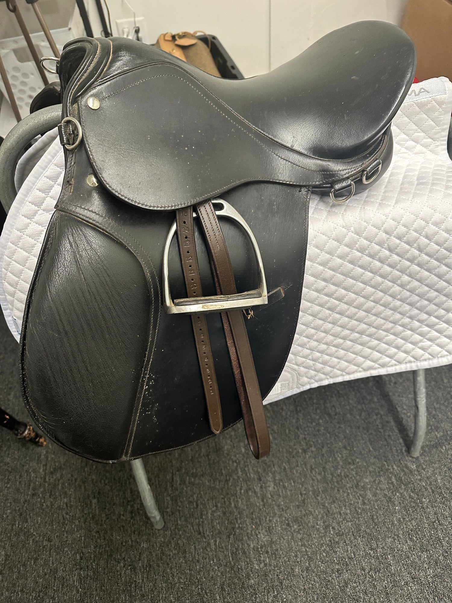 Saddle - No name English Seat 15 Wide Gullet for Pony