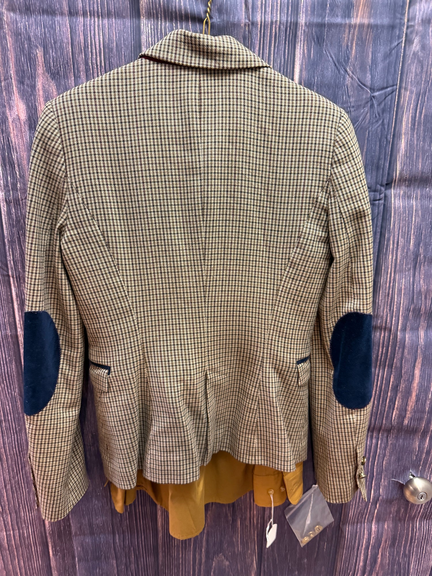 Hunt tweed coat for informal season