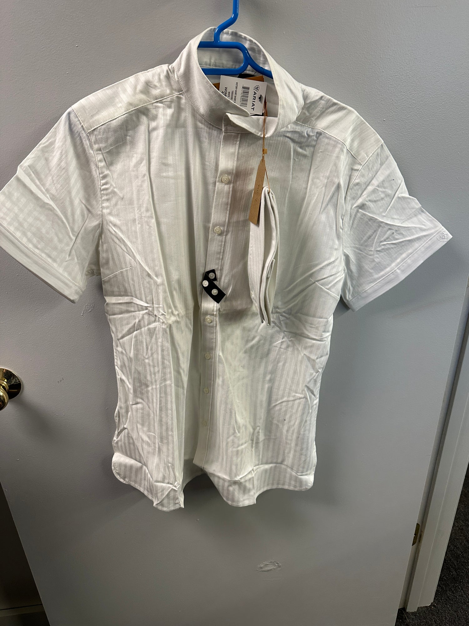 42 Ariat Women's SS Show Shirt White