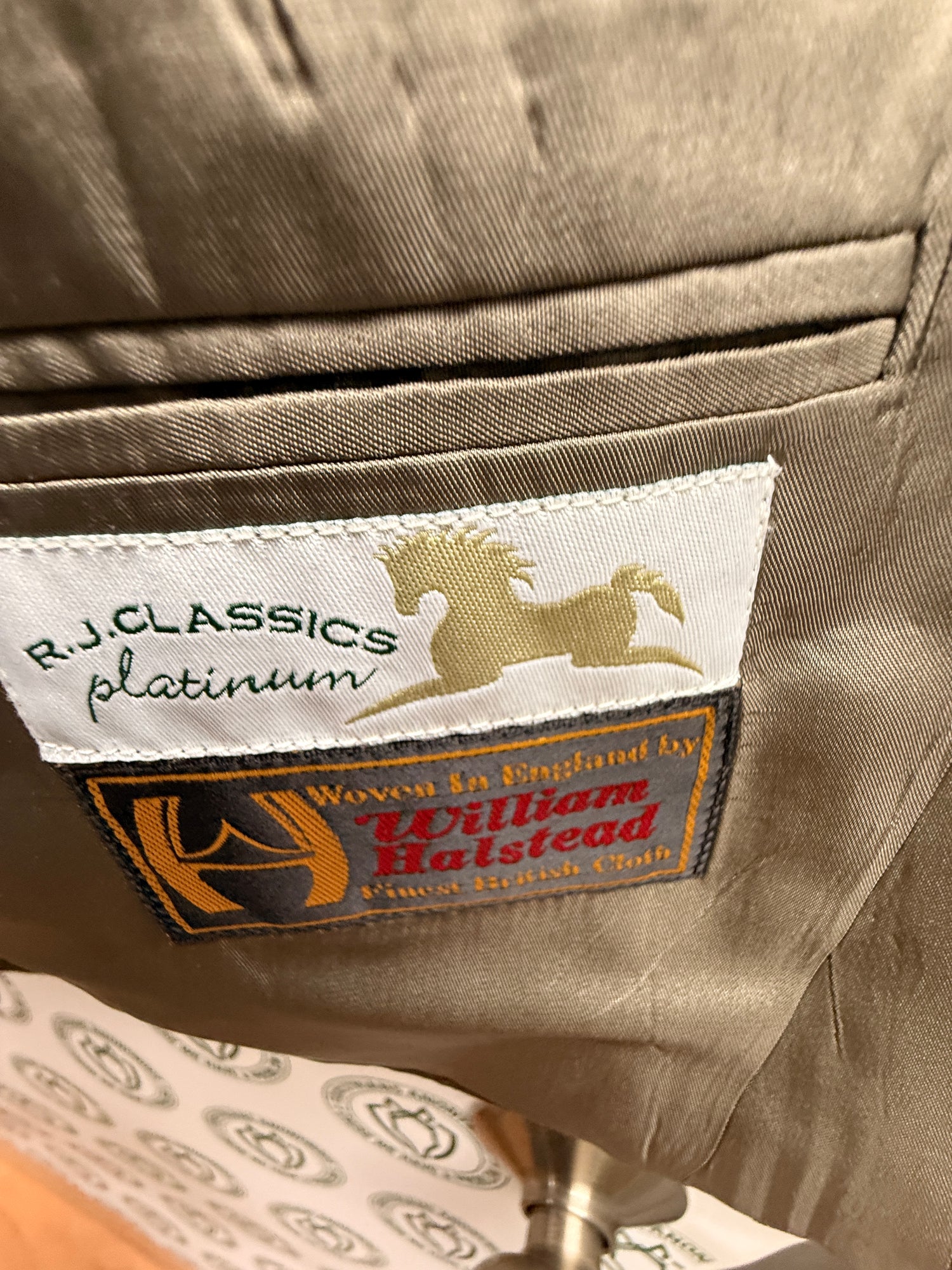 10R Women's Green RJ Classics platinum Show Coat