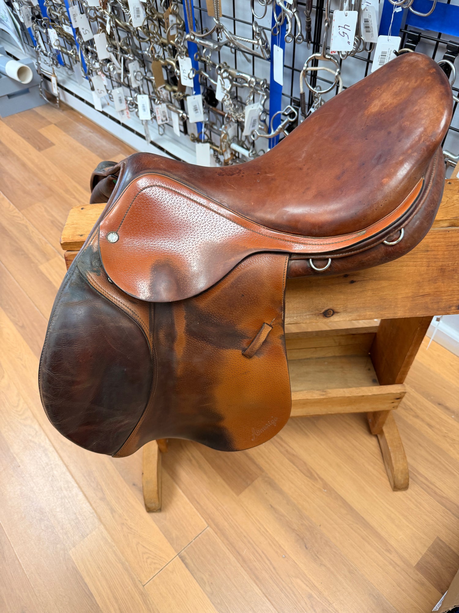 Saddle - English H/J Cross Country 17.5" Amerigo w Felt/Foam Panels