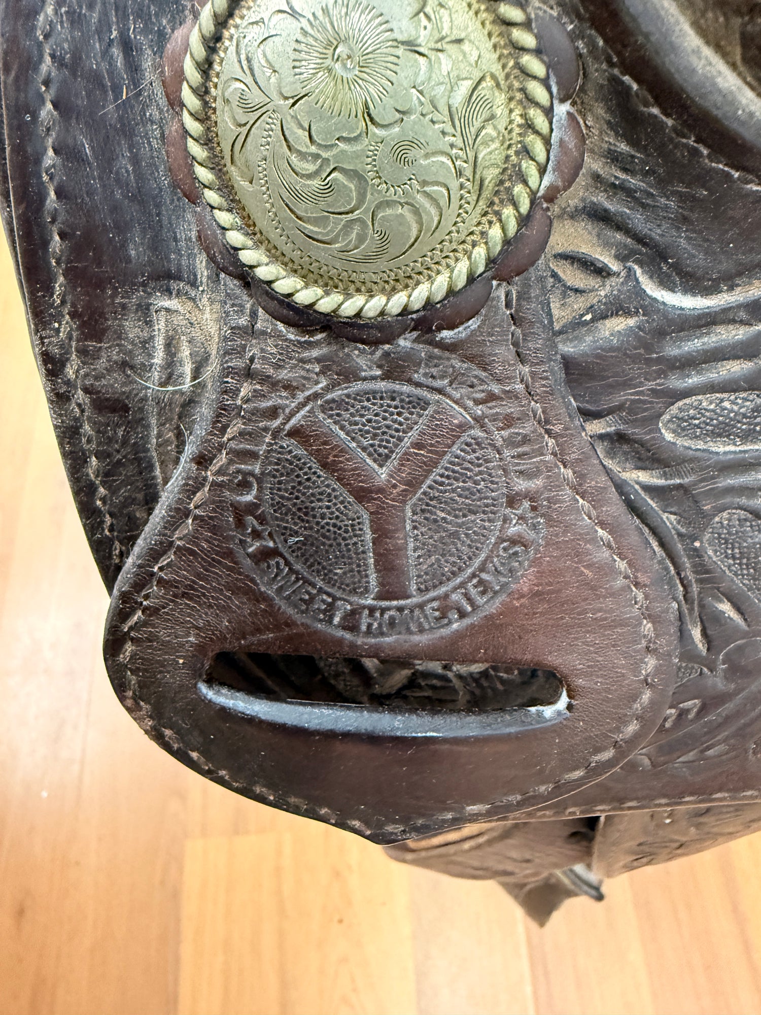 Saddle - Western 14" Barrel Saddle Circle Y