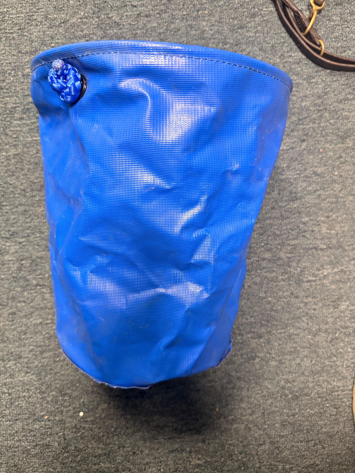 travel feed bags for horses