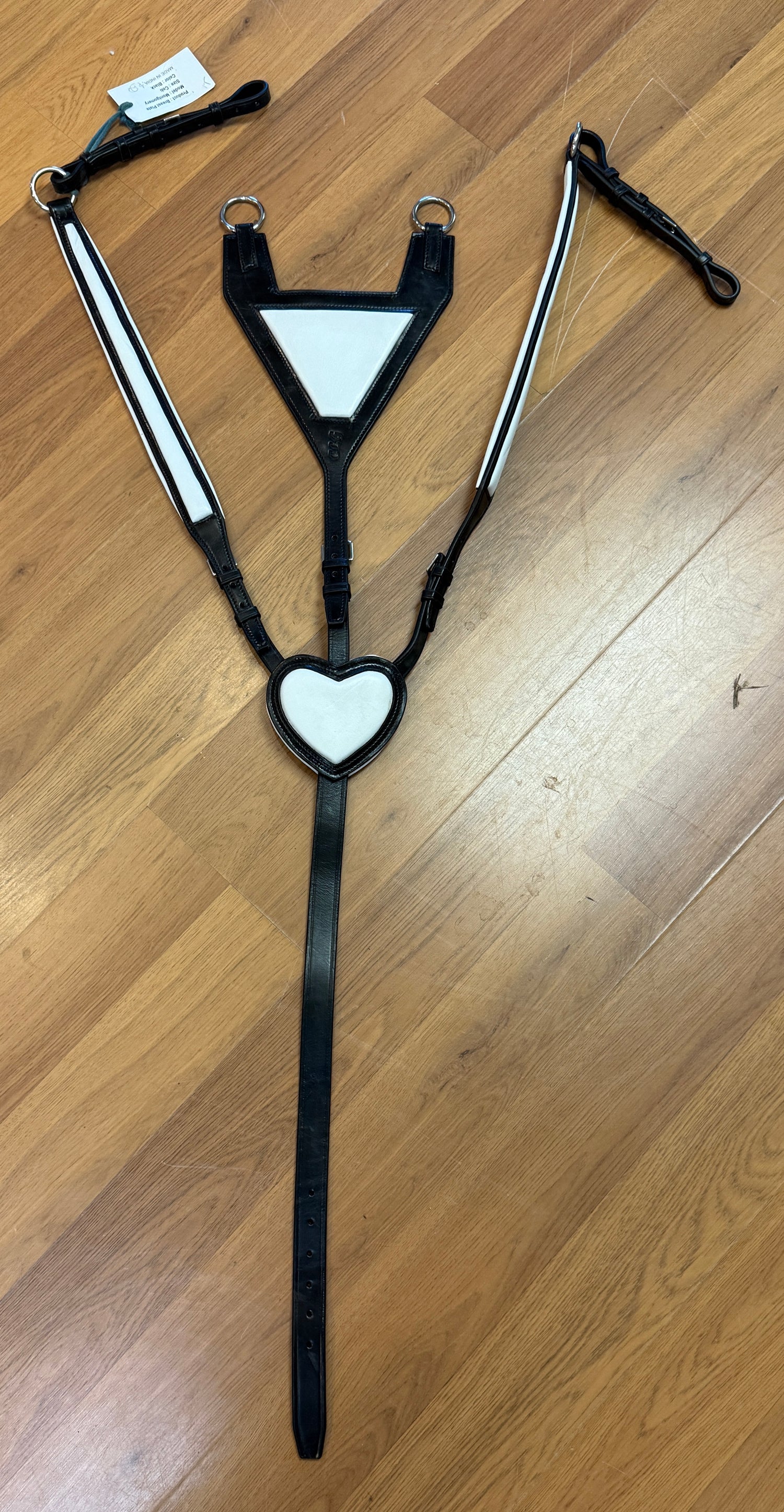 CLG Montgomery Breast Plate with bib Black and white