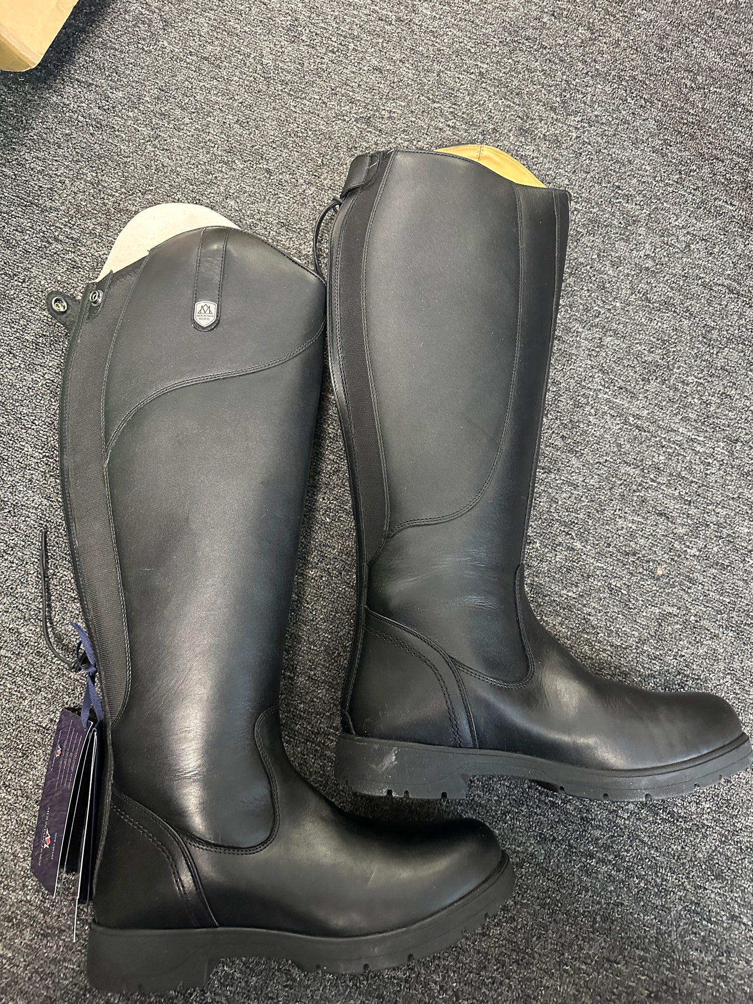 10 Regular Wide Mountain Horse - Wild River Tall Boot