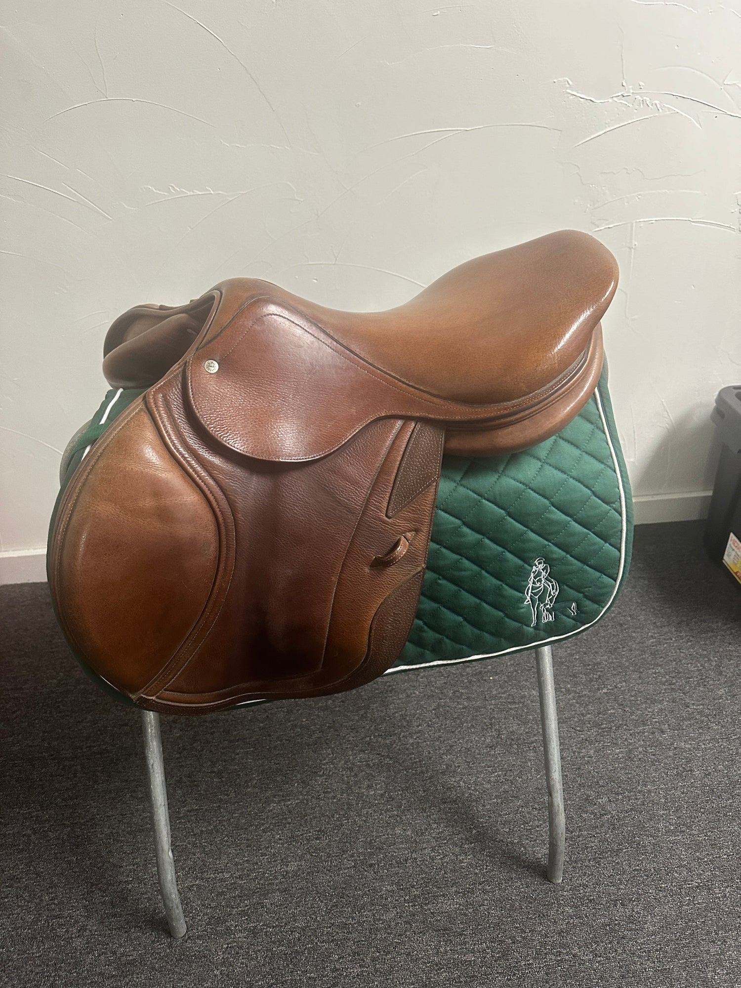 Saddle - CWD Seat 17.5 01 3C