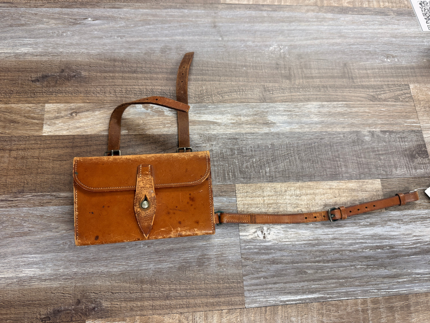 Vintage Man's Sandwich Case for Fox Hunting made in England for A & F NY as is.