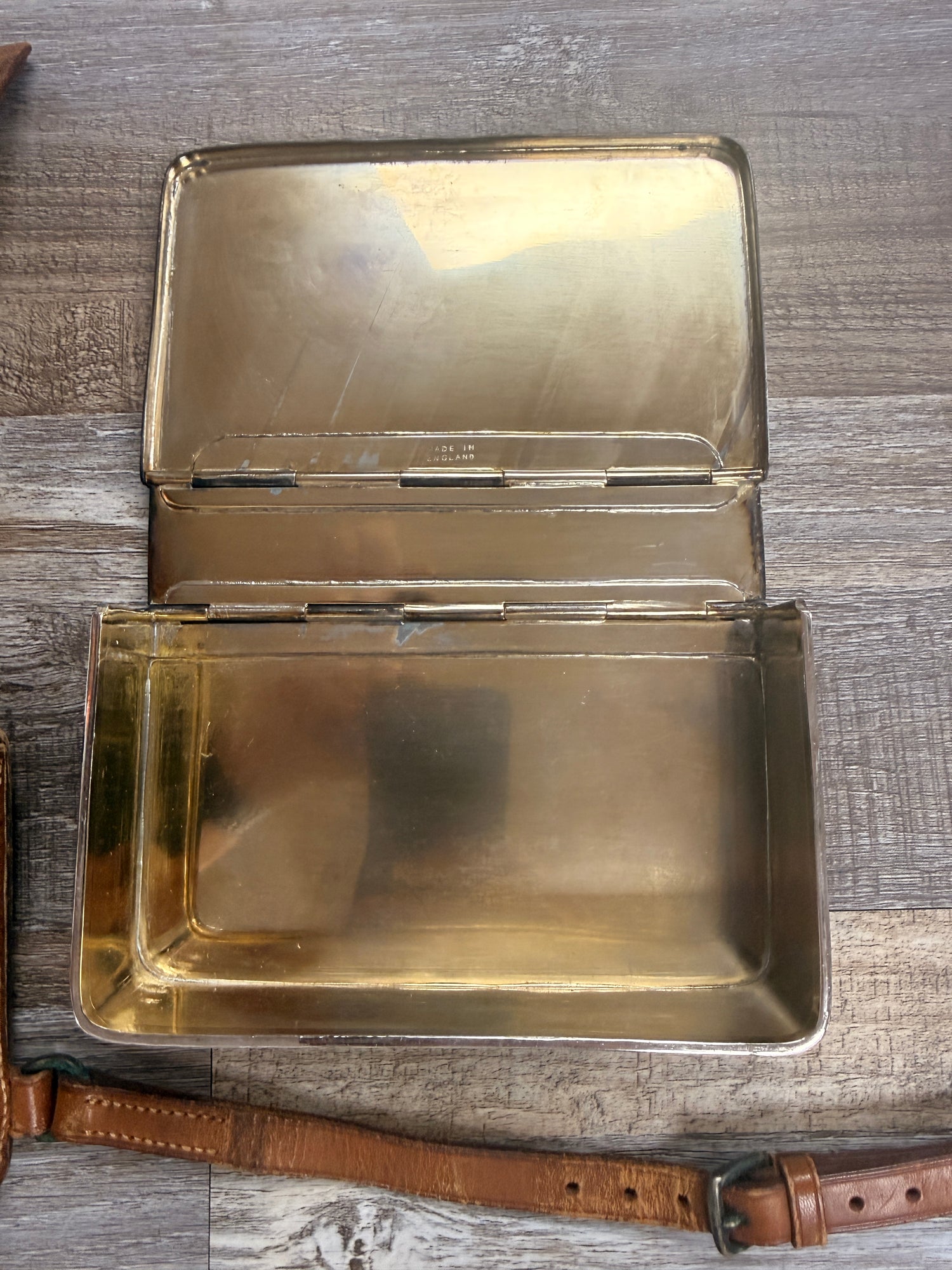 Vintage Man's Sandwich Case for Fox Hunting made in England for A & F NY as is.