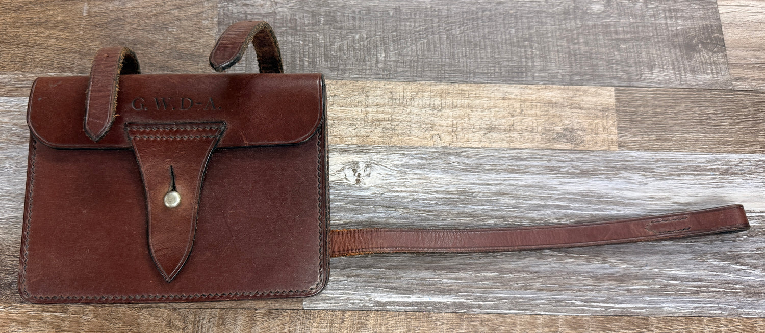 Man's Sandwich Case in Great condition