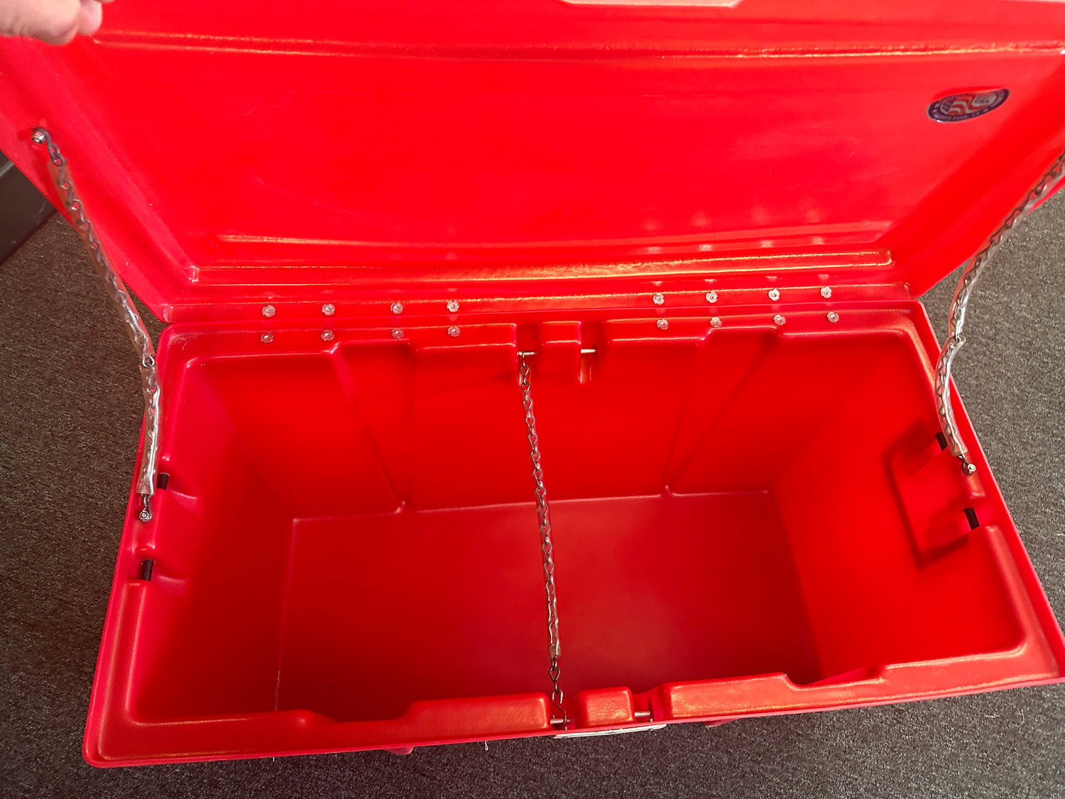 Plastic Tack Trunk Red