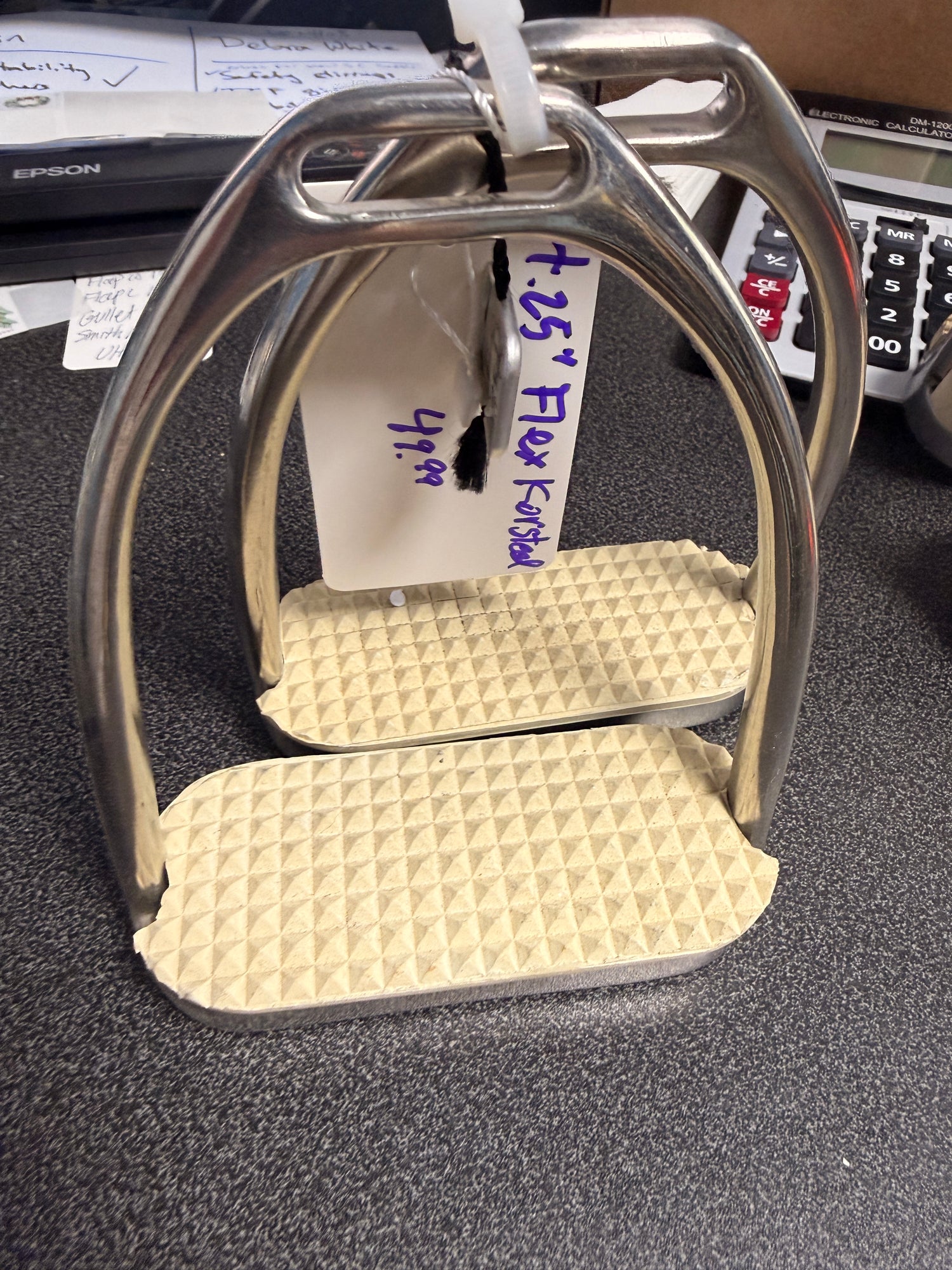 Stirrup Irons Flex at Pad