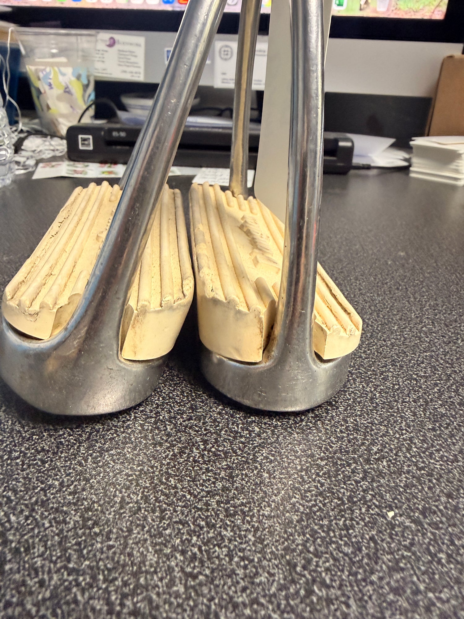 4.5" D'angles stirrup irons (angled pads)
